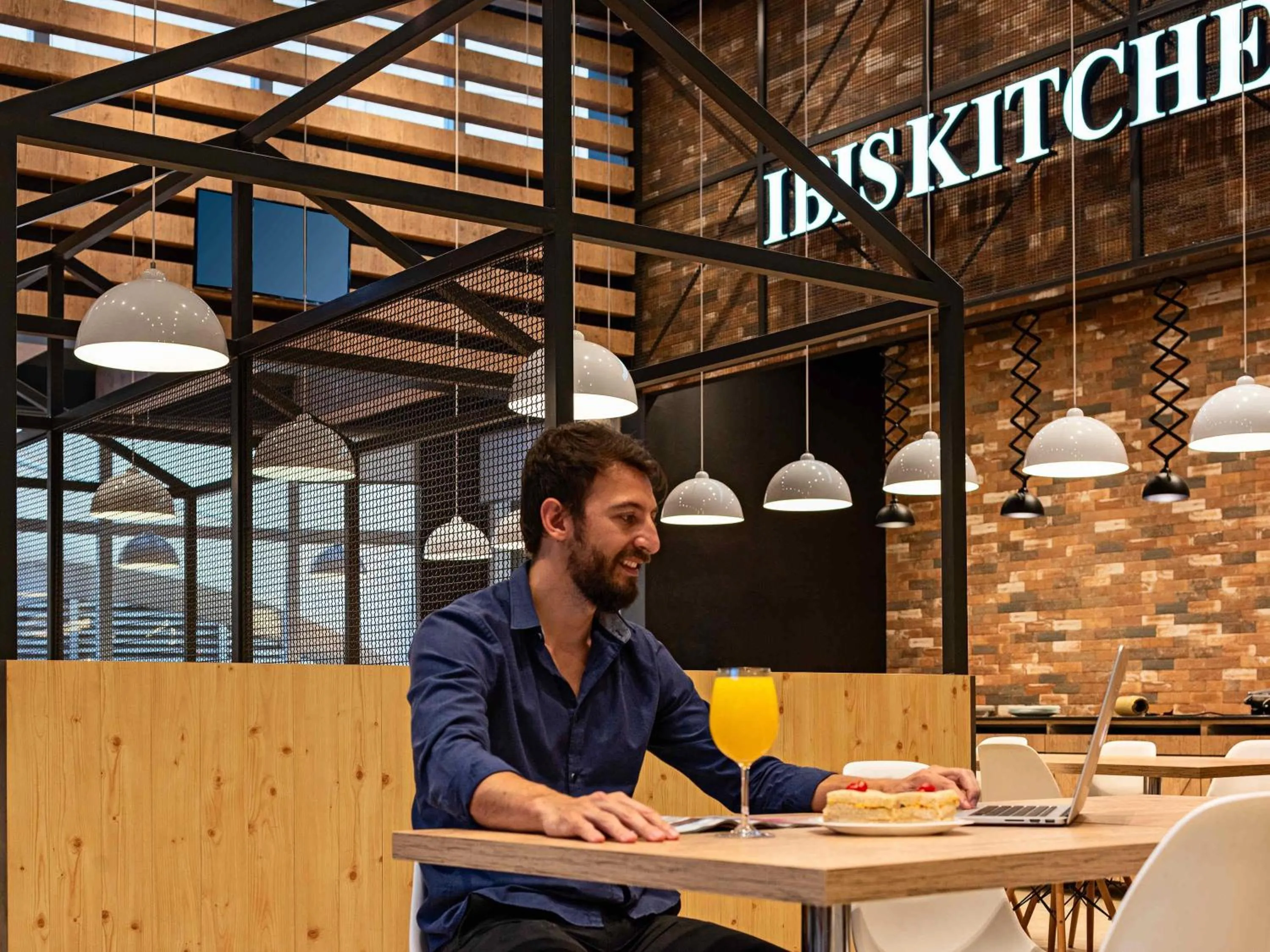 Lounge or bar in ibis Ribeirao Preto Shopping