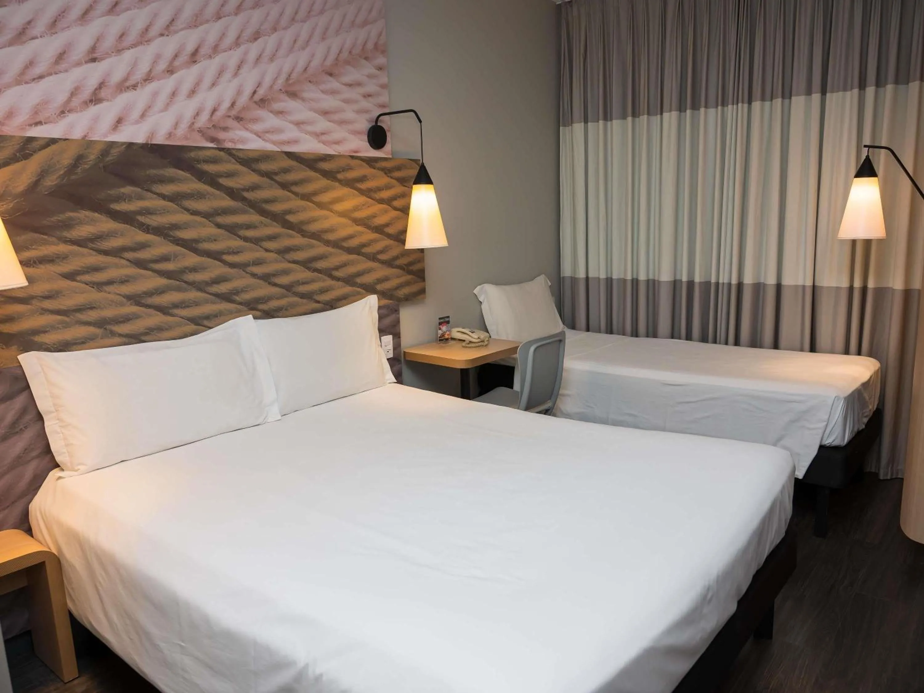 Bedroom, Bed in ibis Ribeirao Preto Shopping