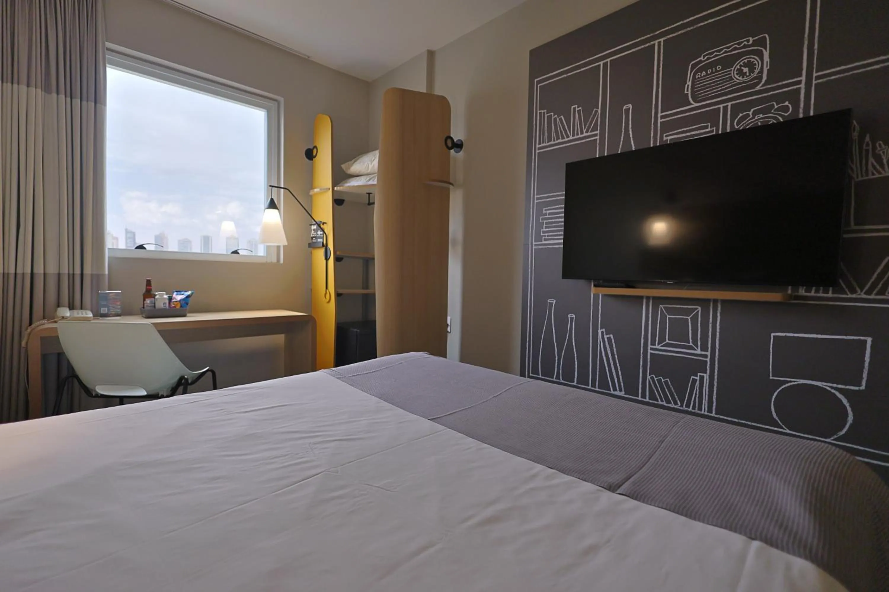 Bedroom, Bed in ibis Ribeirao Preto Shopping