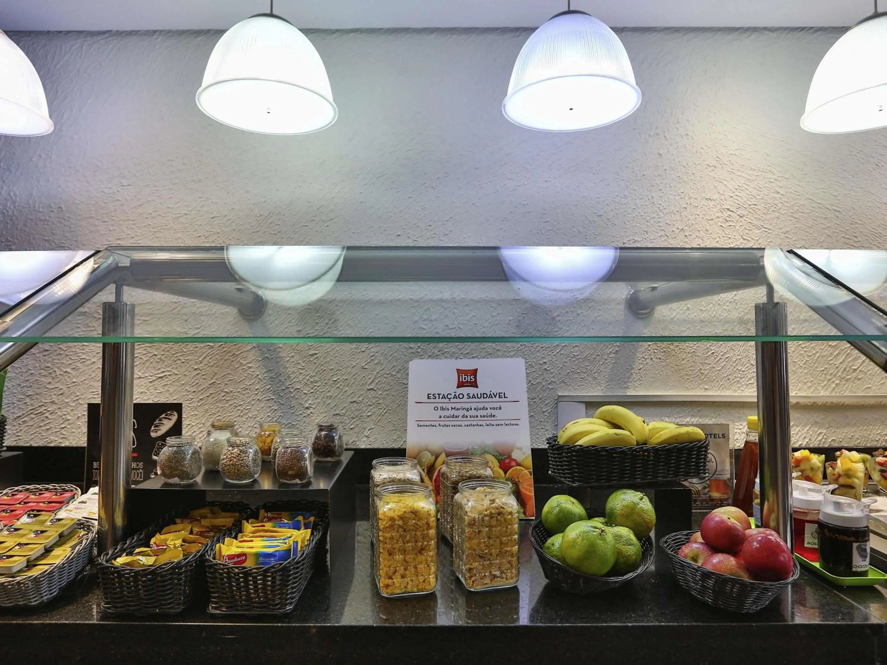 Restaurant/places to eat in Ibis Maringa