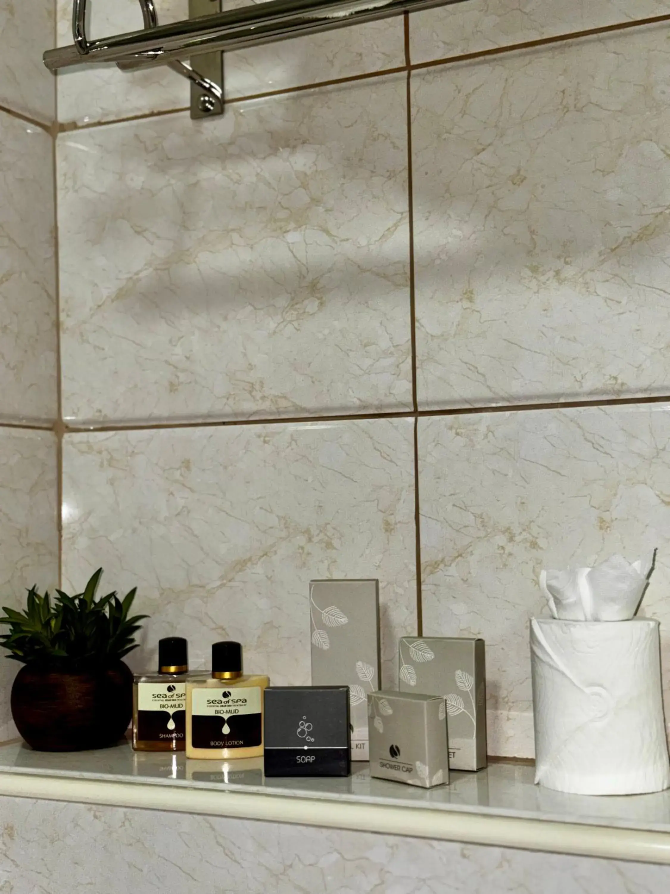 Deluxe Room (2 Adults + 1 Child) in Bab al-sham funduk Deluxe Room (2 Adults + 1 Child) in Bab al-sham funduk