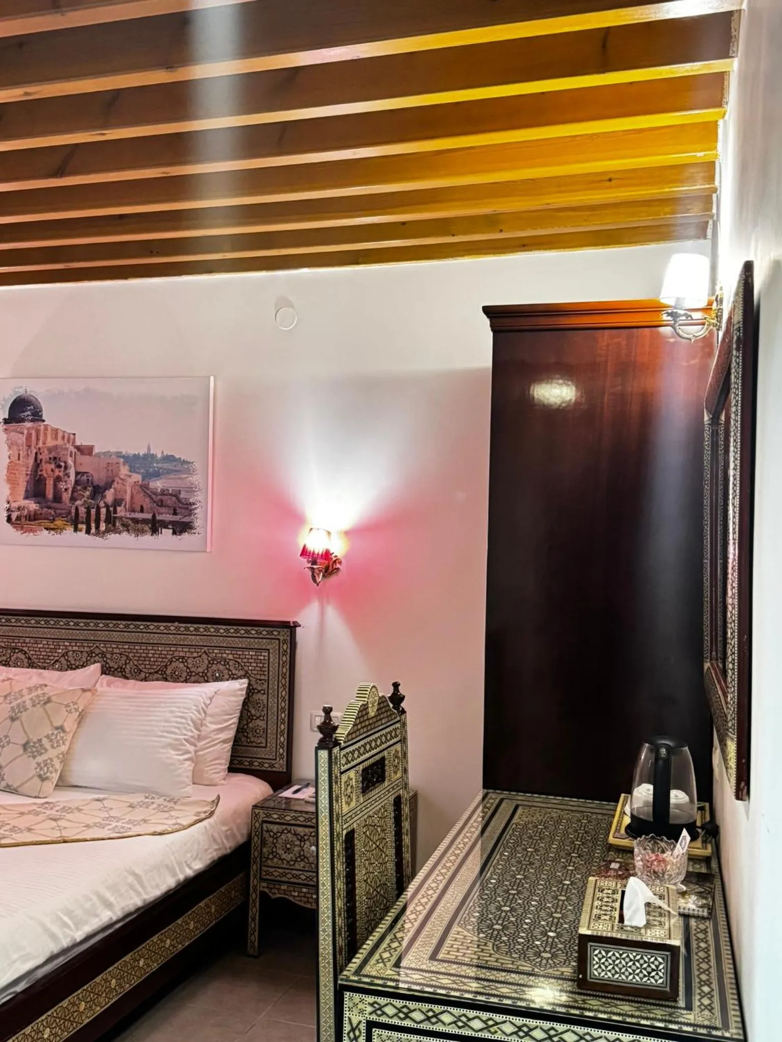 Bed in Bab al-sham funduk