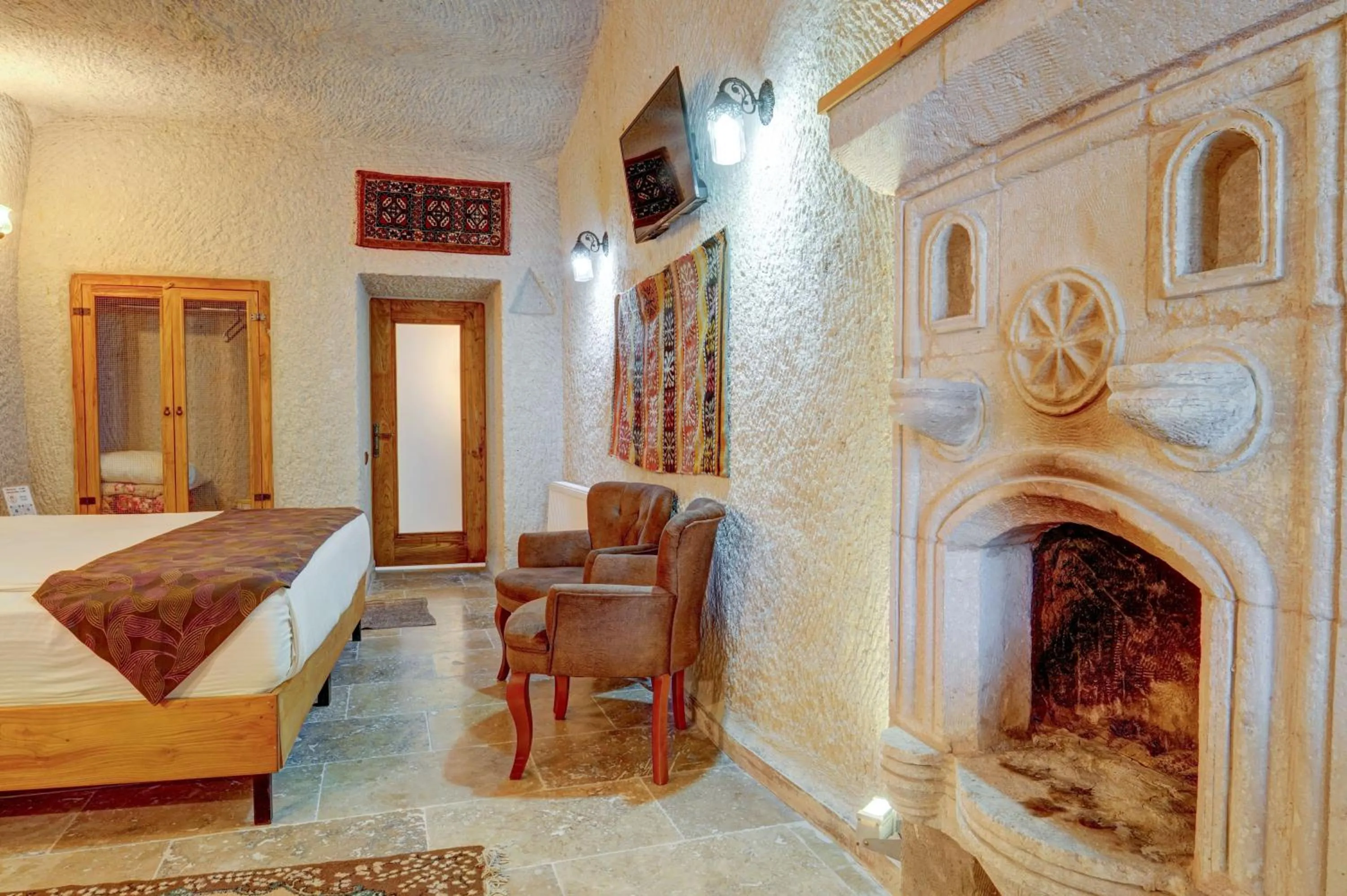 Photo of the whole room, Bed in Avilla Cave Hotel