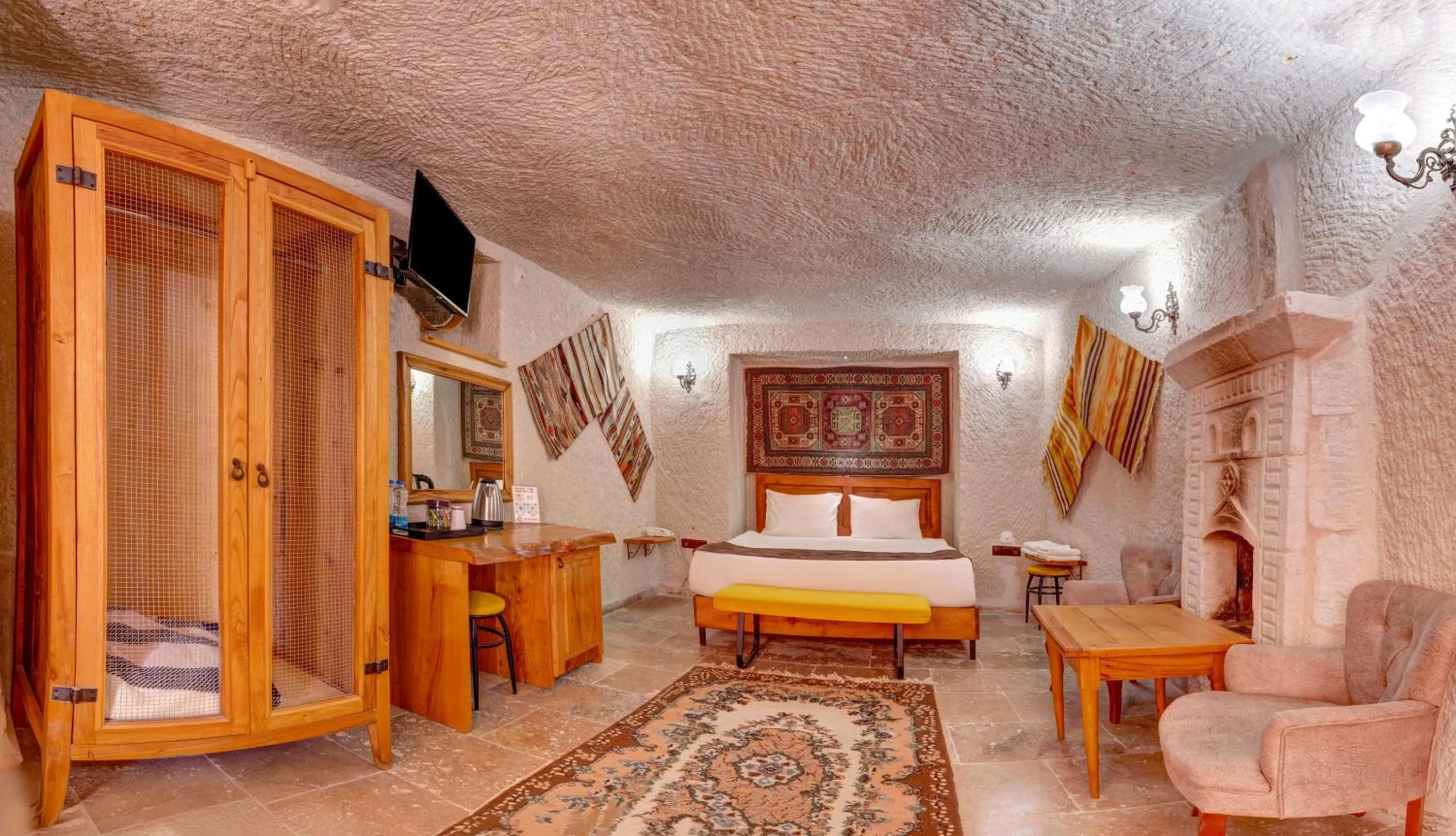 Photo of the whole room, Bed in Avilla Cave Hotel