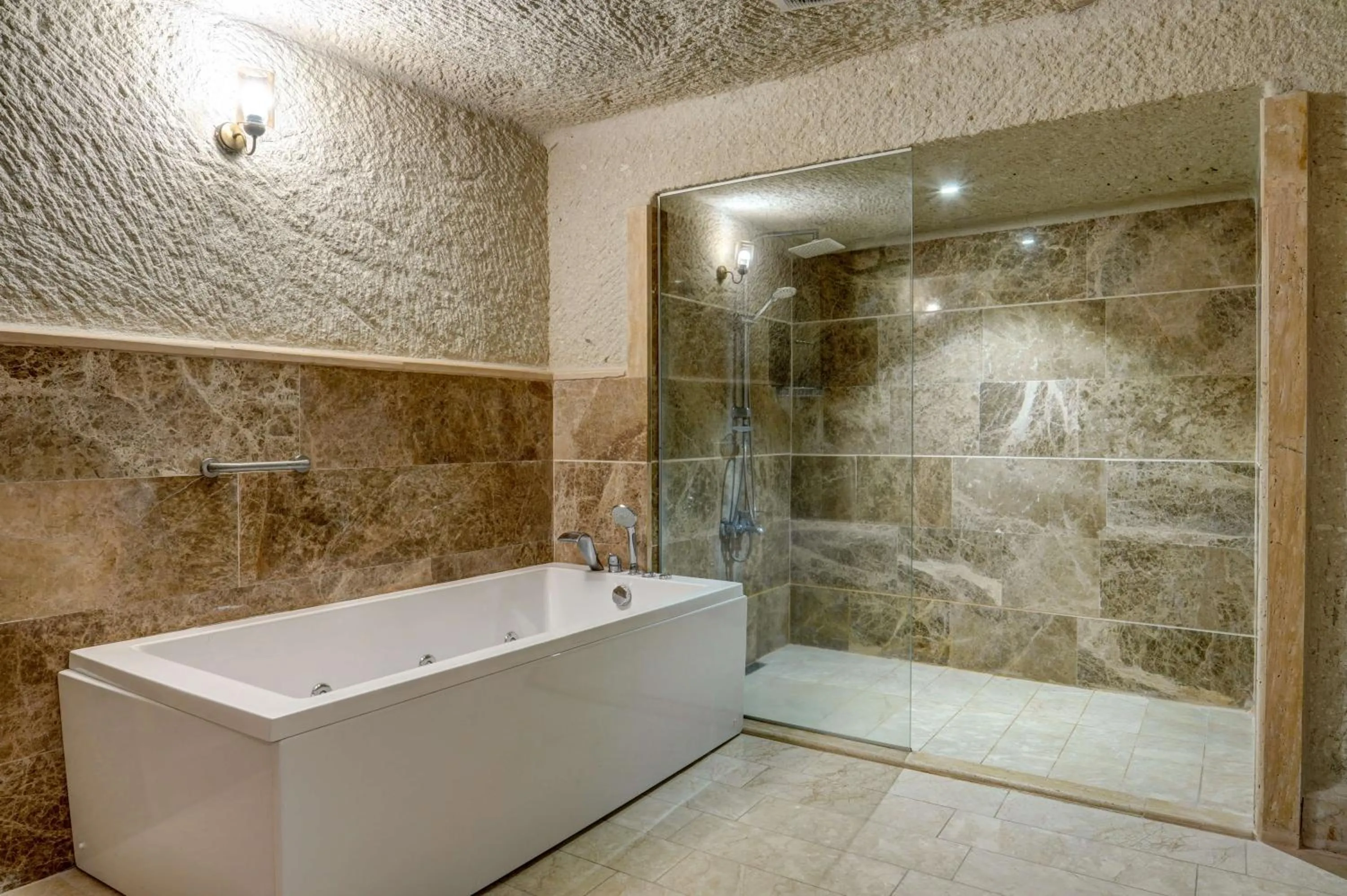 Shower in Avilla Cave Hotel
