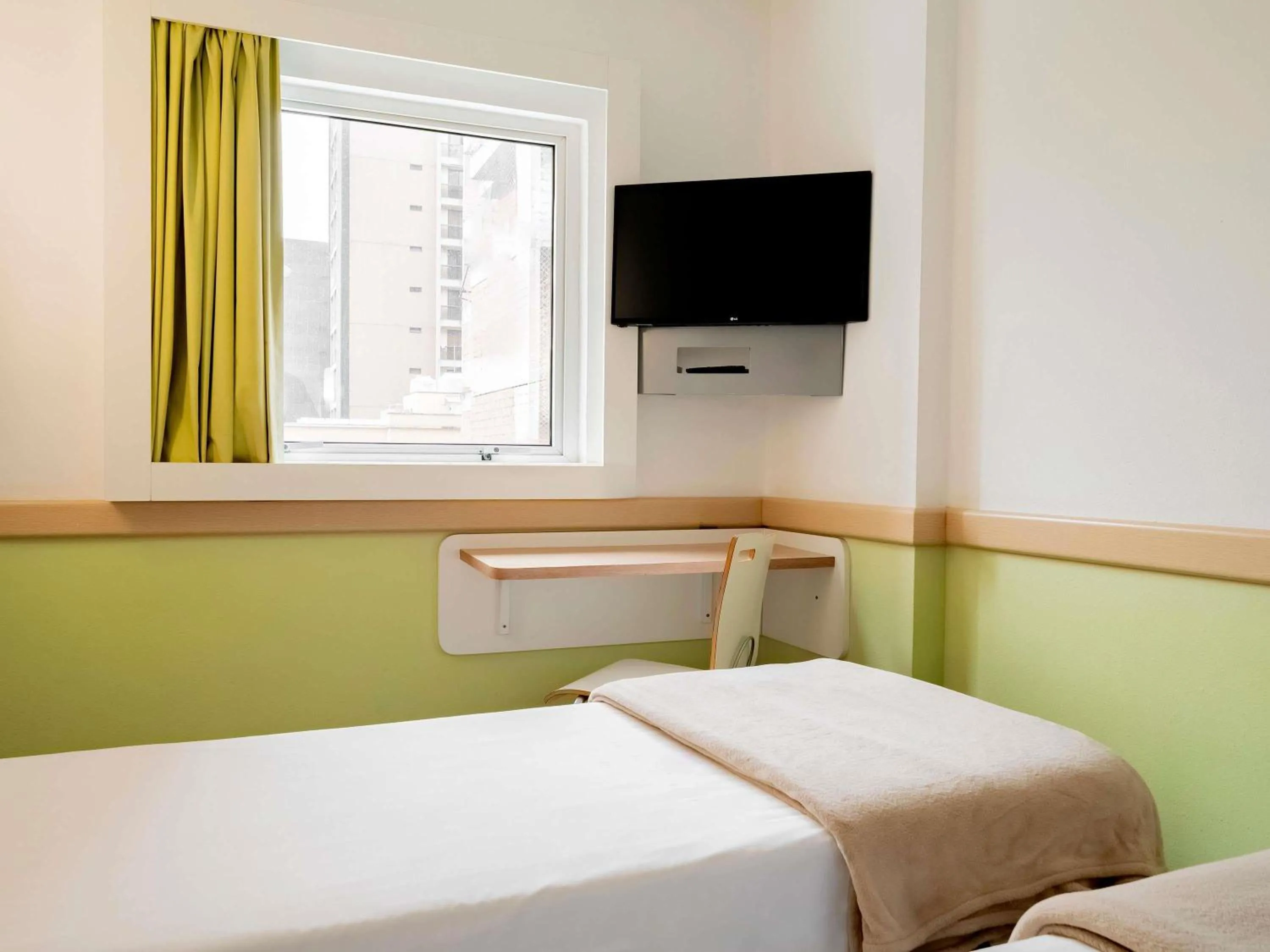 Bedroom, Bed in ibis budget Sao Paulo Paraiso