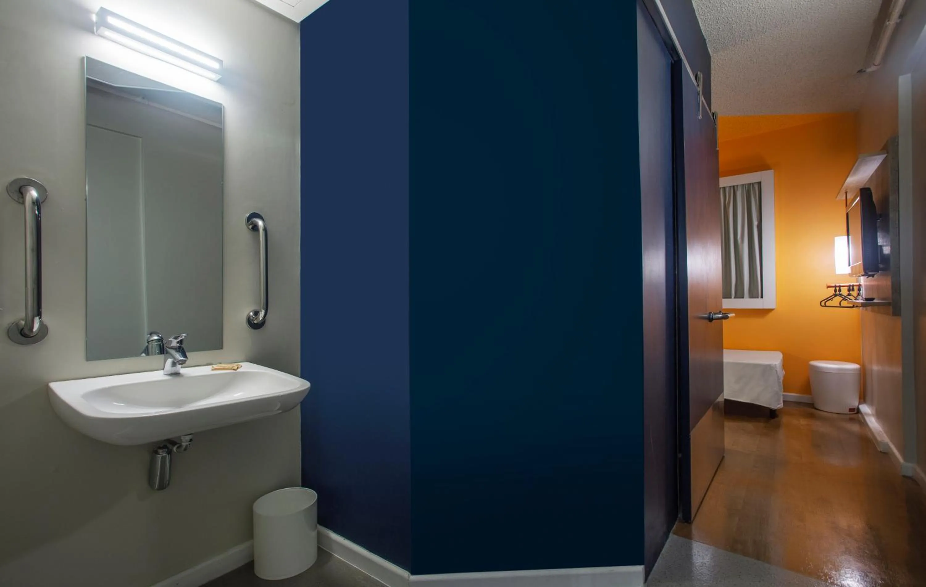 Photo of the whole room in ibis budget Sao Paulo Paraiso