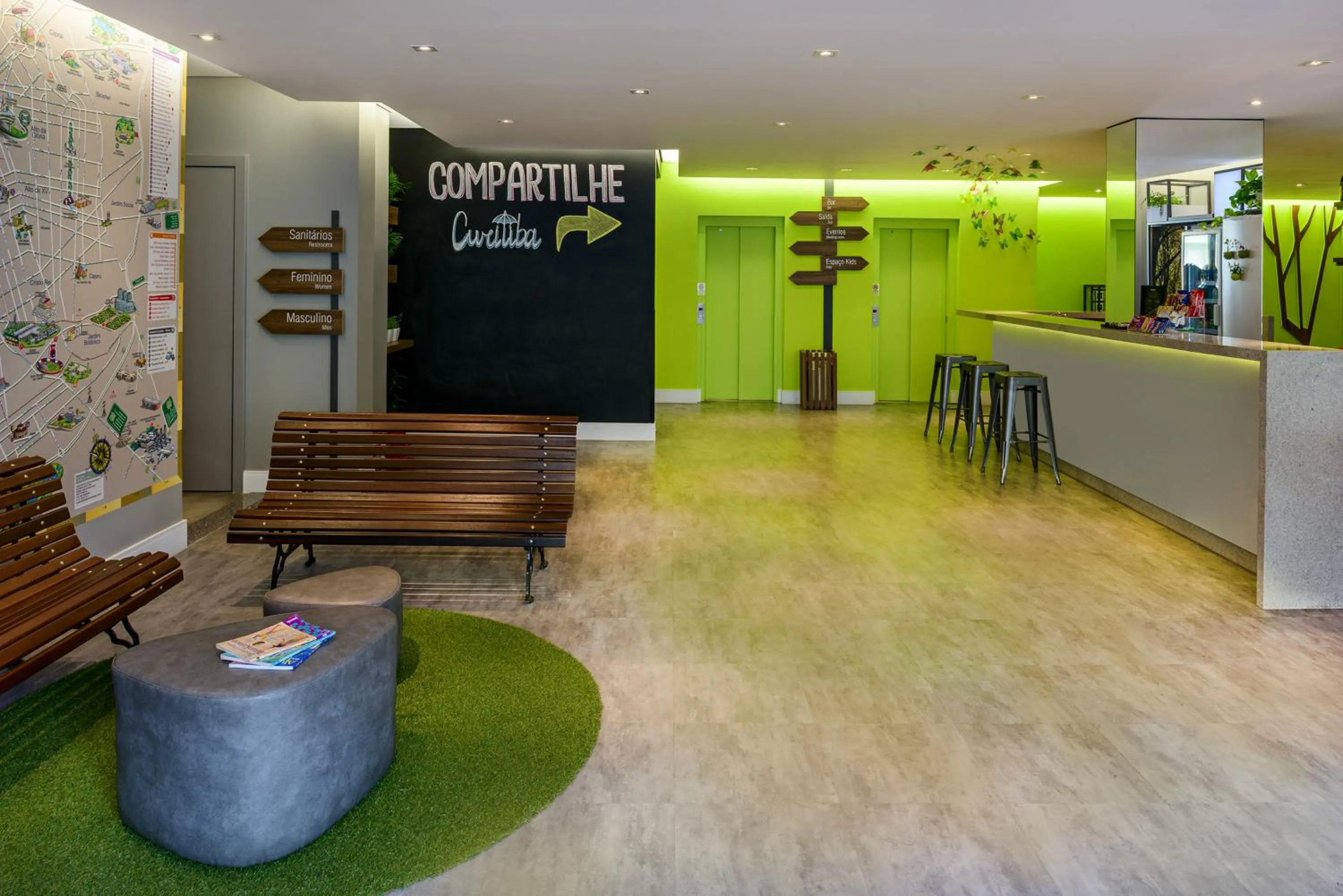Lobby or reception in ibis Styles Curitiba Centro Civico