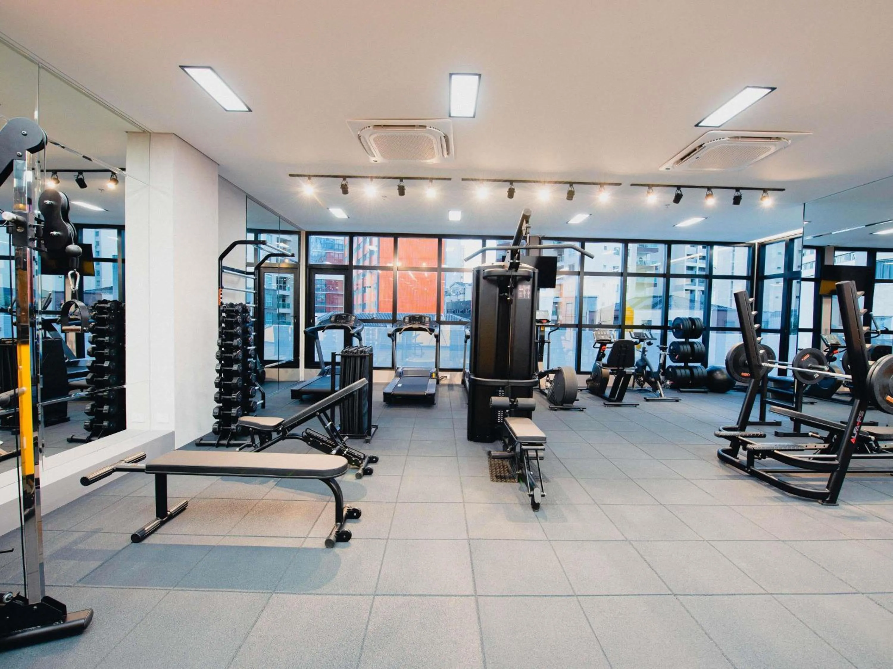Fitness centre/facilities in ibis Curitiba Shopping