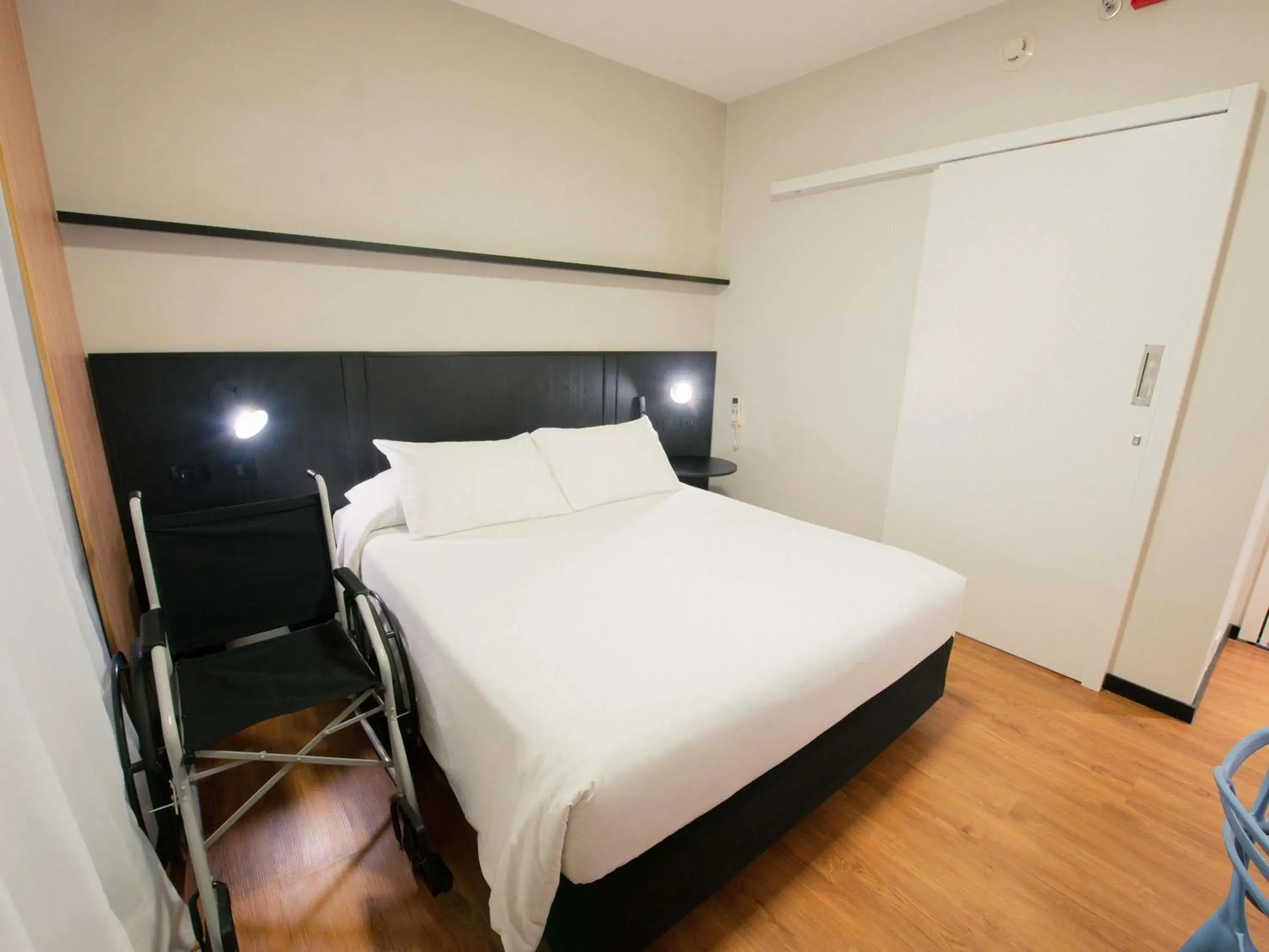 Adapted Standard Double Room - single occupancy in ibis Curitiba Shopping Adapted Standard Double Room - single occupancy in ibis Curitiba Shopping