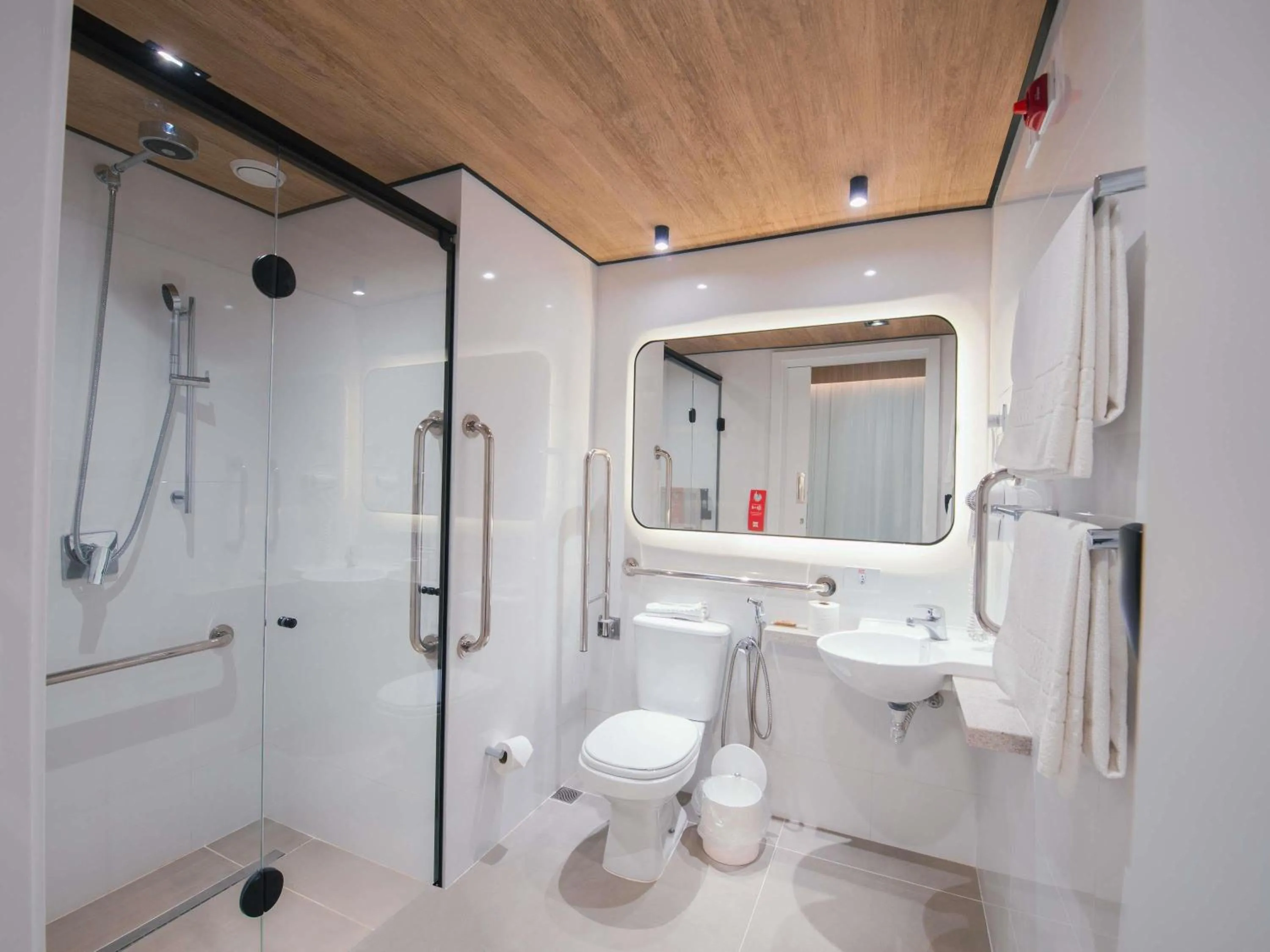 Bedroom in ibis Curitiba Shopping