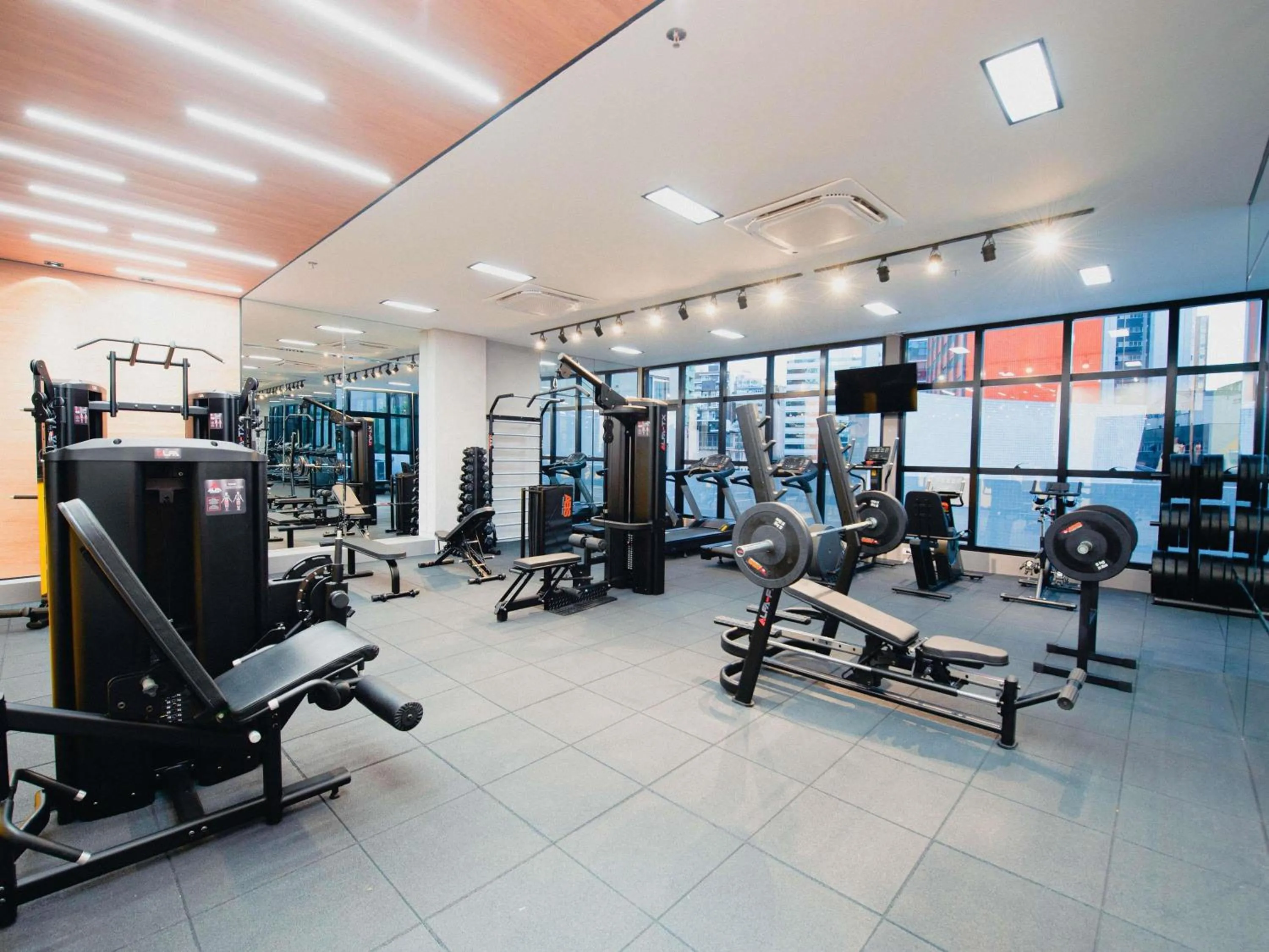Fitness centre/facilities in ibis Curitiba Shopping