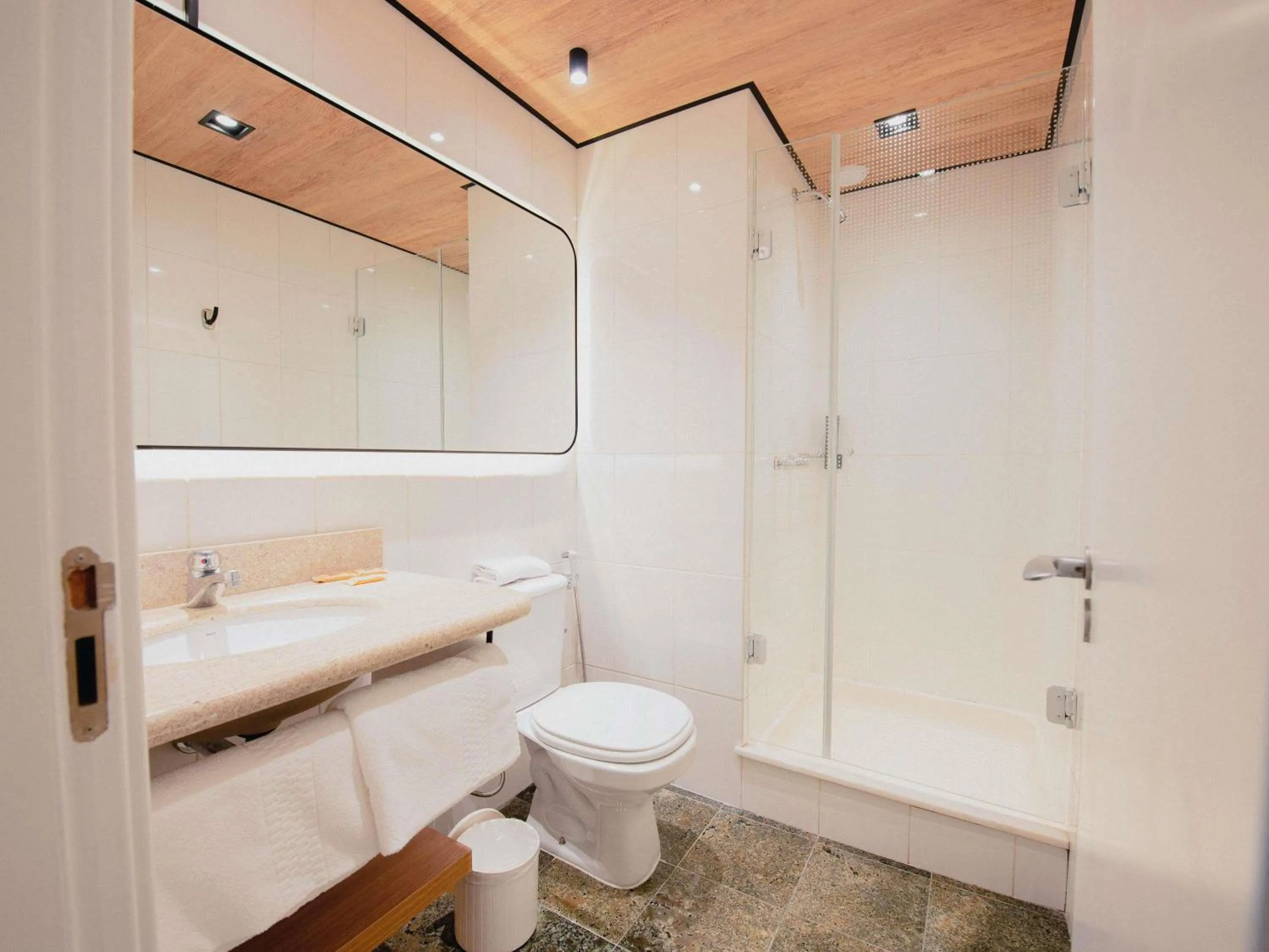 Bedroom in ibis Curitiba Shopping