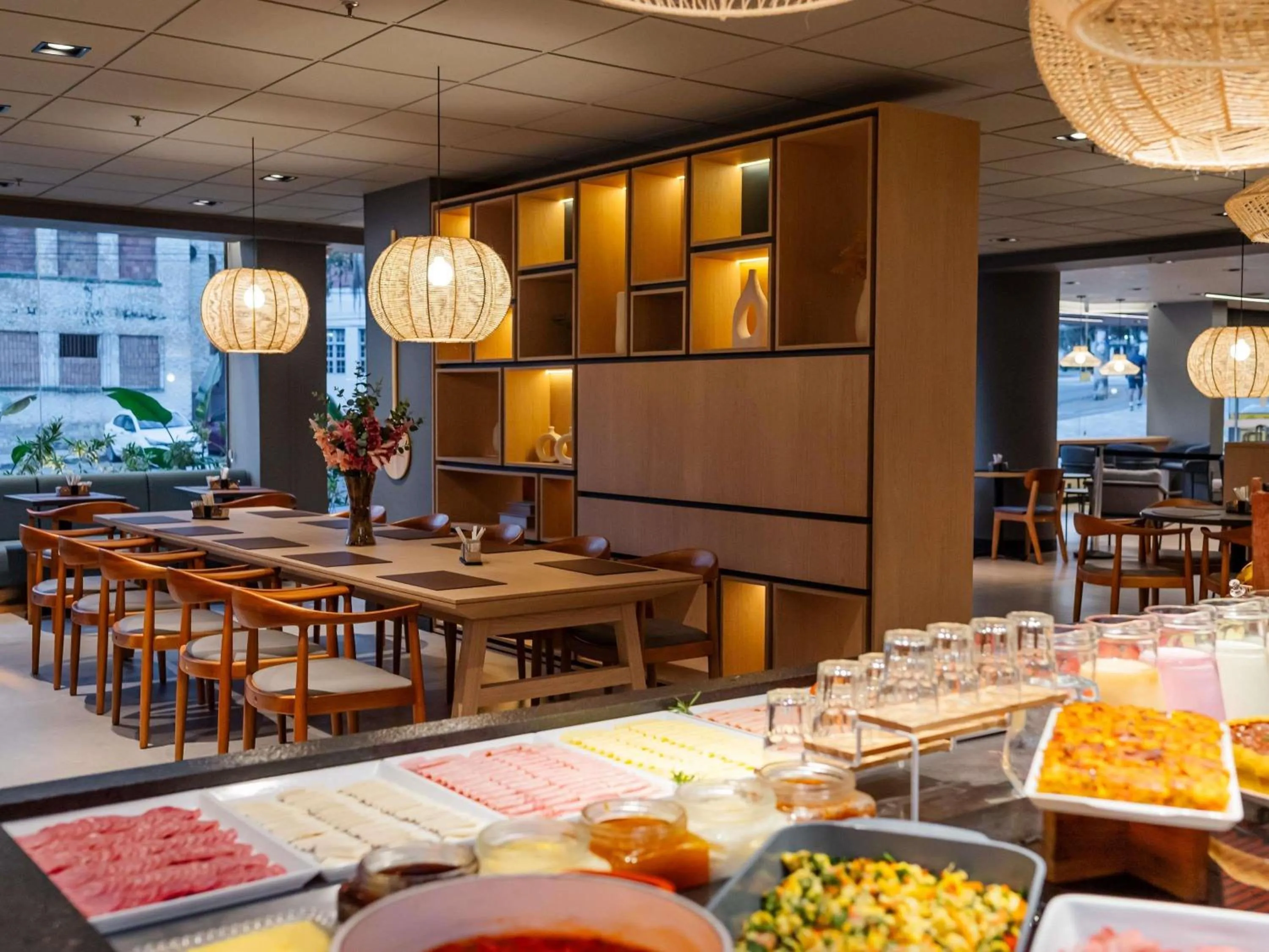 Restaurant/places to eat in Ibis Florianopolis