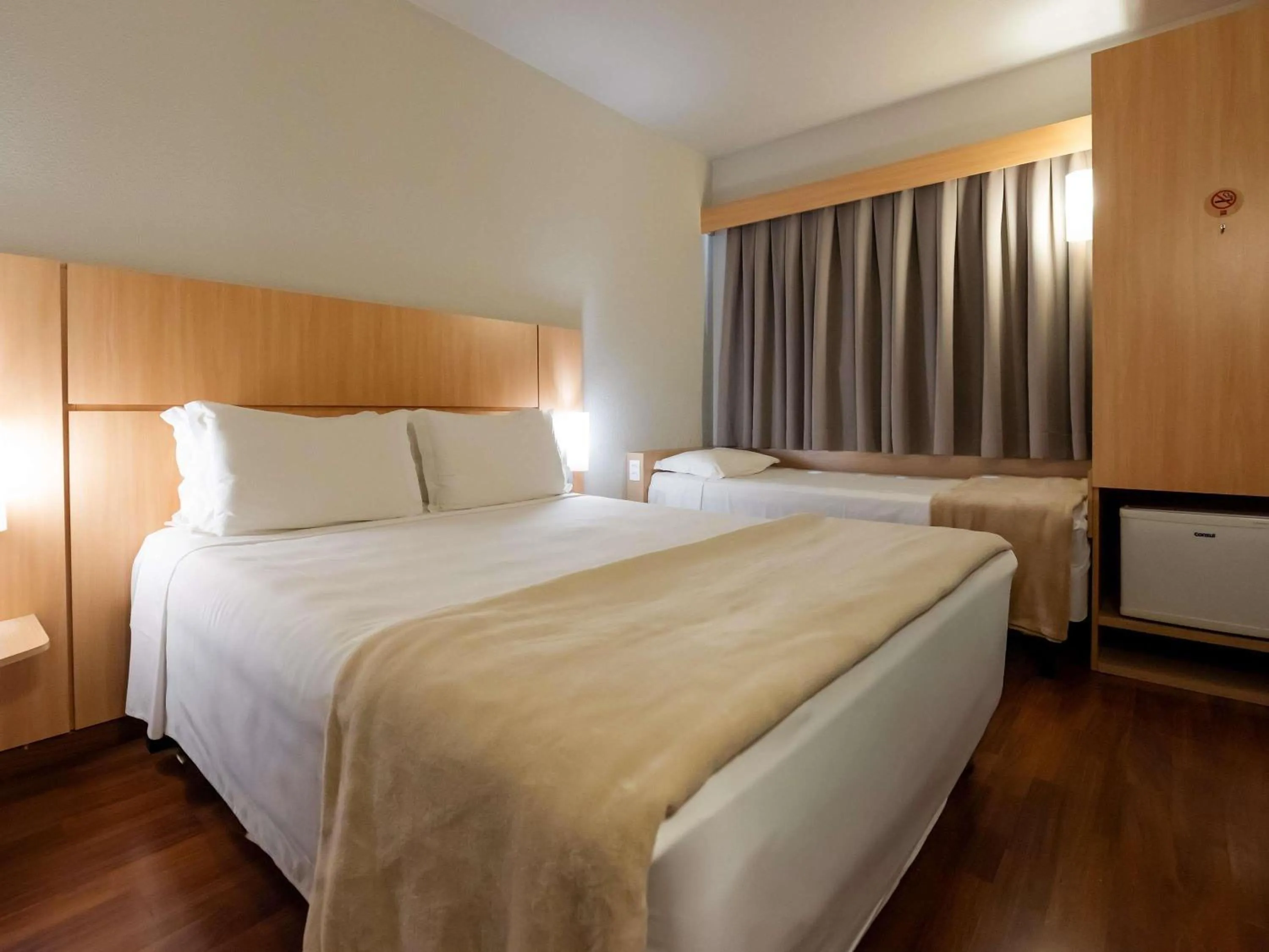 Bedroom, Bed in Ibis Florianopolis