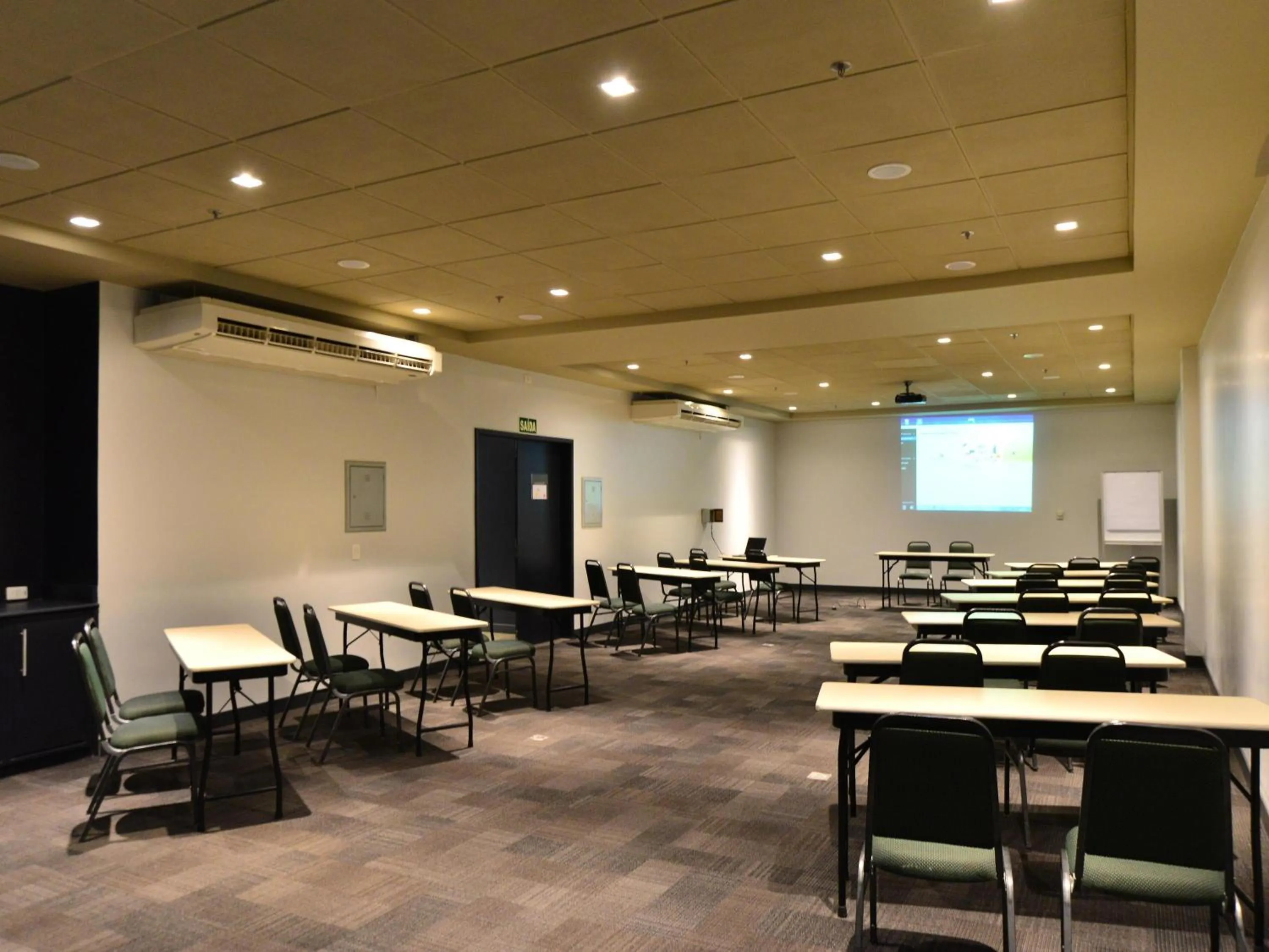 Meeting/conference room in ibis Caxias do Sul