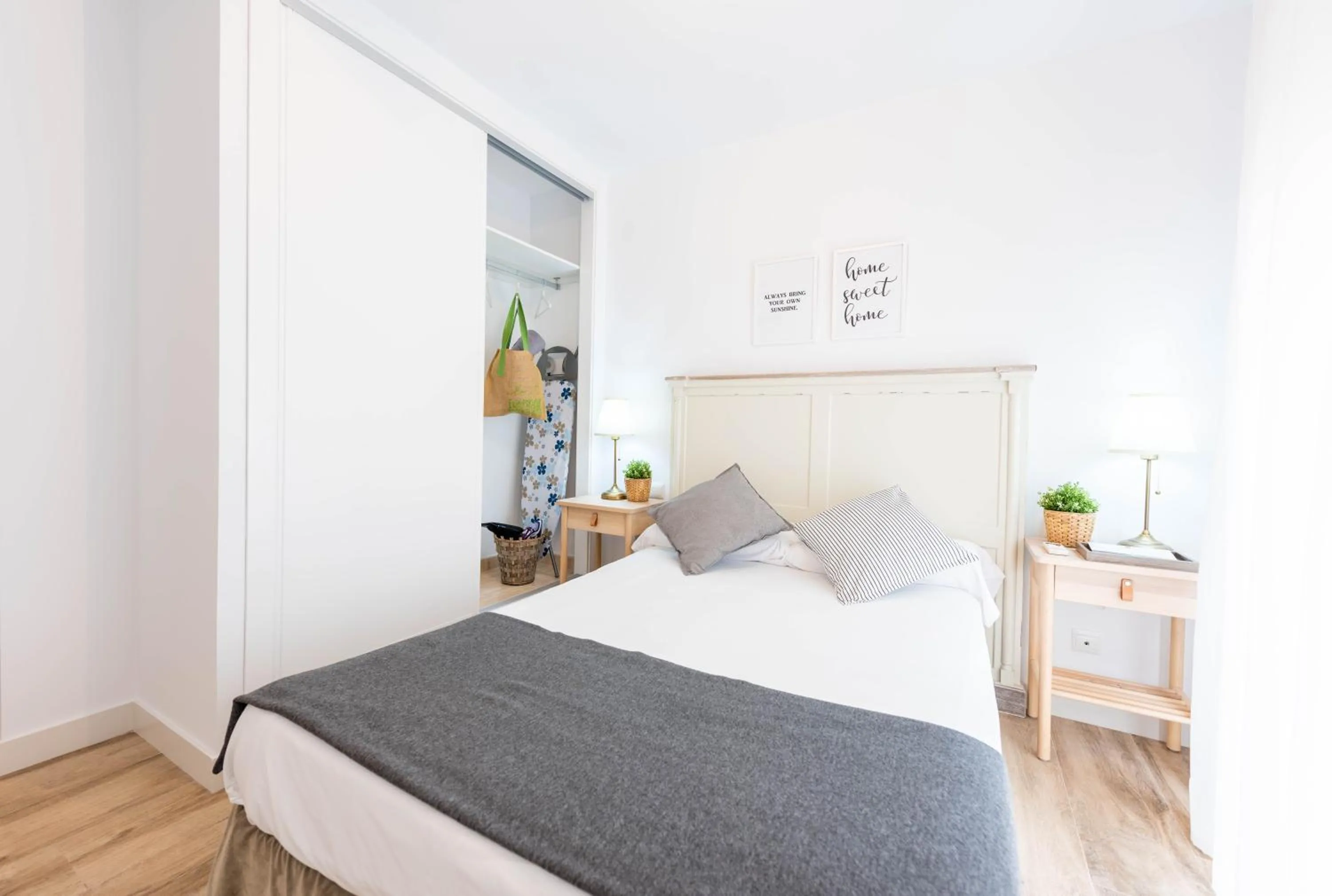 Bed in Apartamentos Toboso Plaza