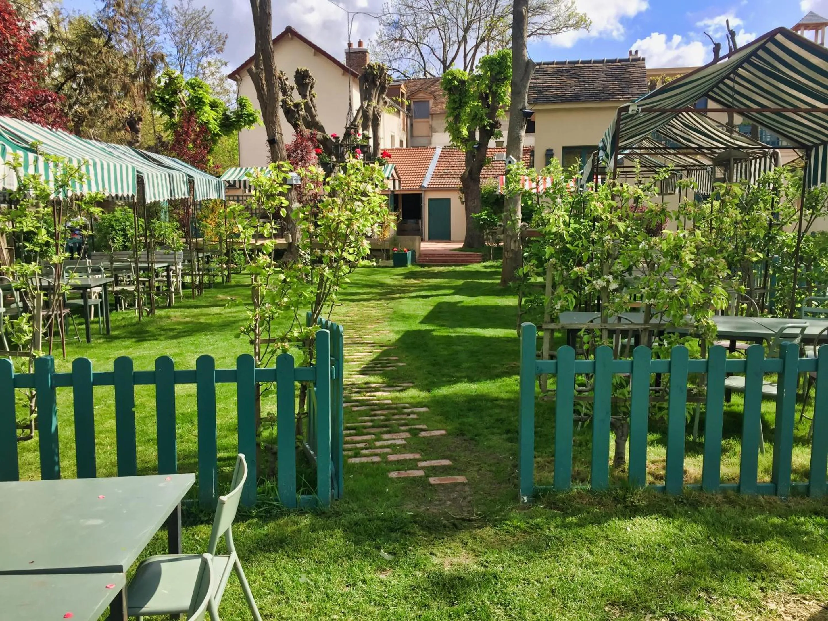 Property building in LE FRUIT DEFENDU