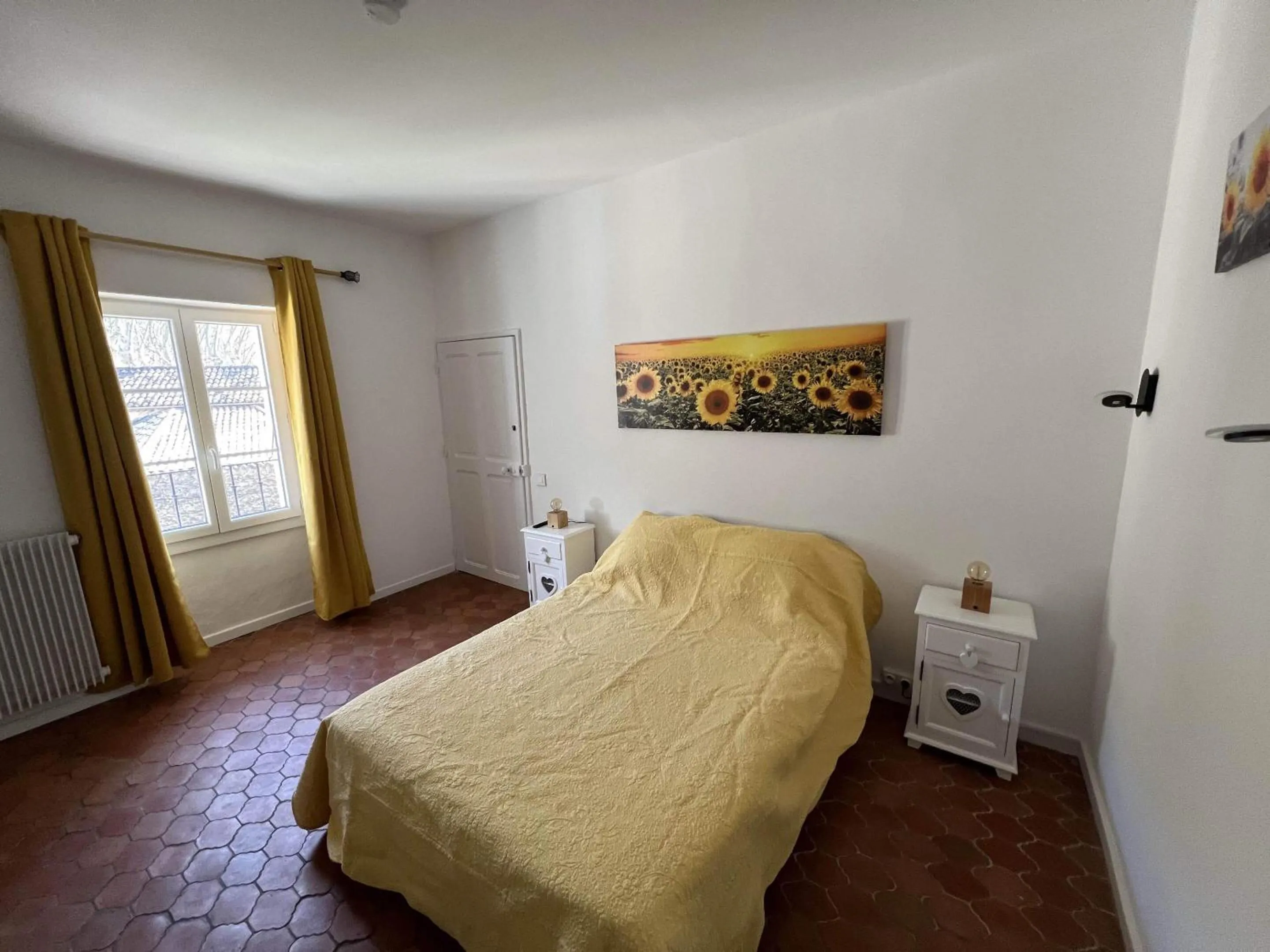 Bedroom, Bed in La Figuiere Fontaine de Vaucluse