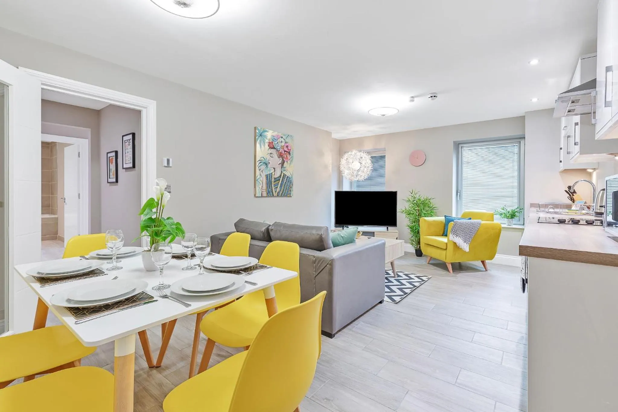 Communal lounge/ TV room in Ocean Walk - By My Getaways - Free Parking