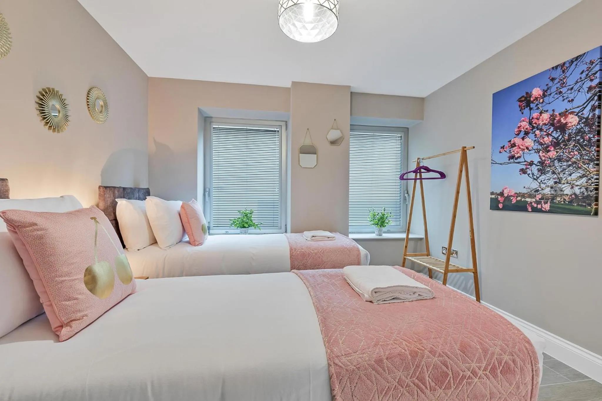 Bed in Ocean Walk - By My Getaways - Free Parking