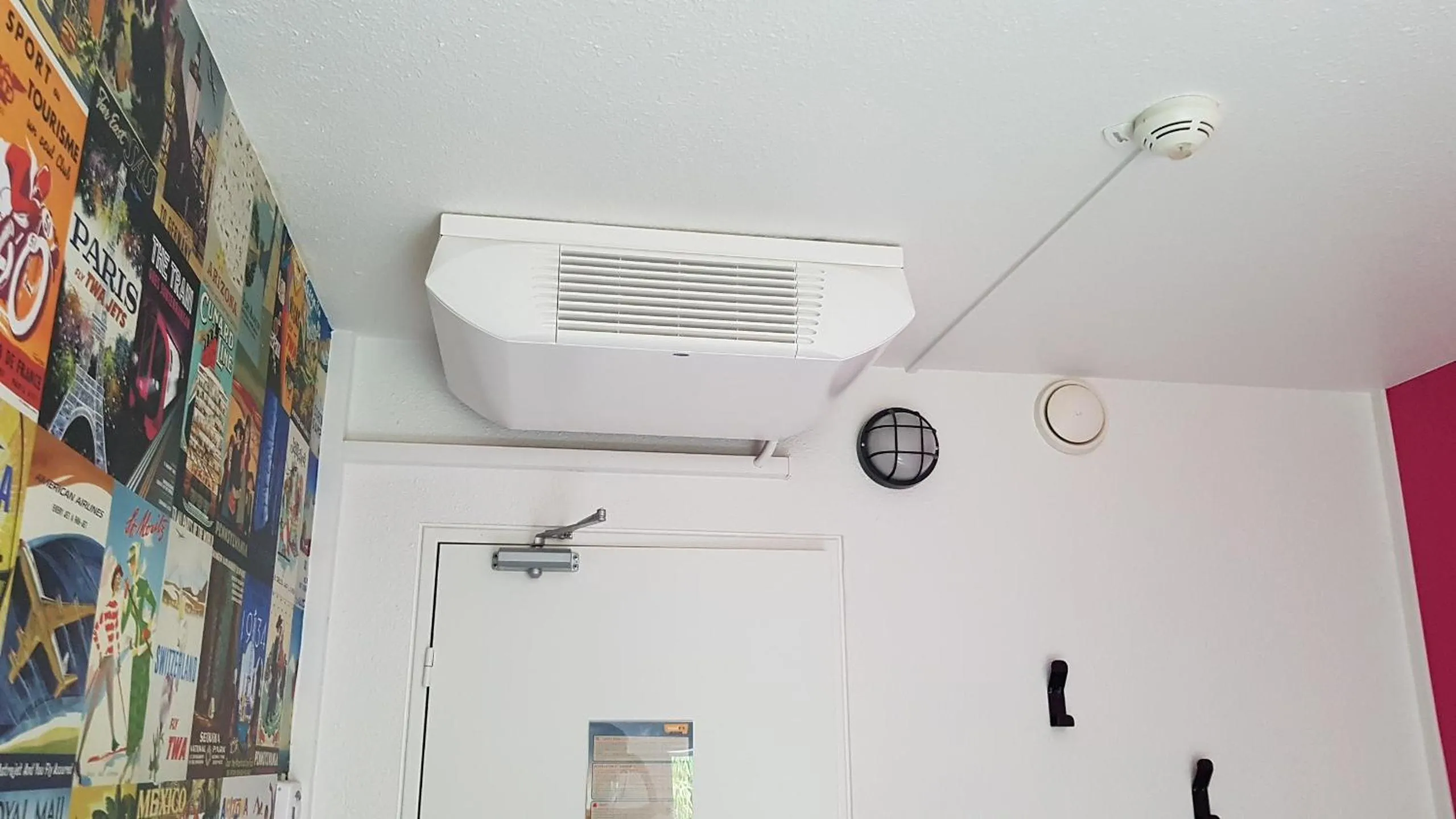 air conditioner in hotelF1 Montpellier Est Vendargues