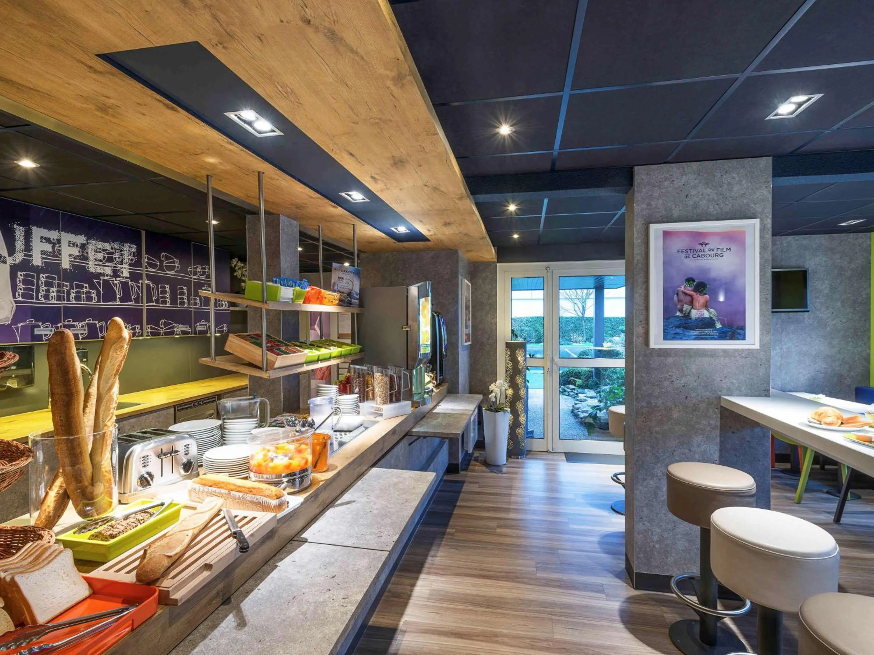 Restaurant/places to eat in ibis budget Cabourg Dives sur Mer