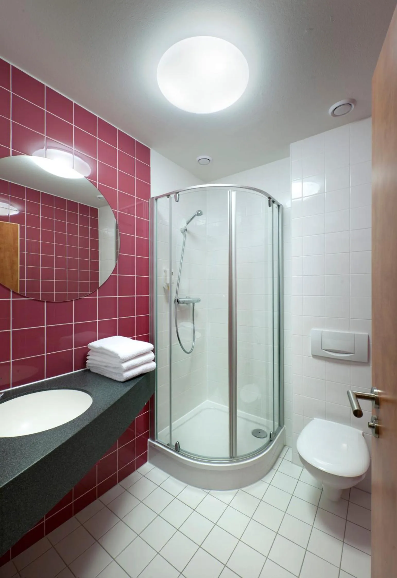 Shower in Hotel Hannover-Garbsen