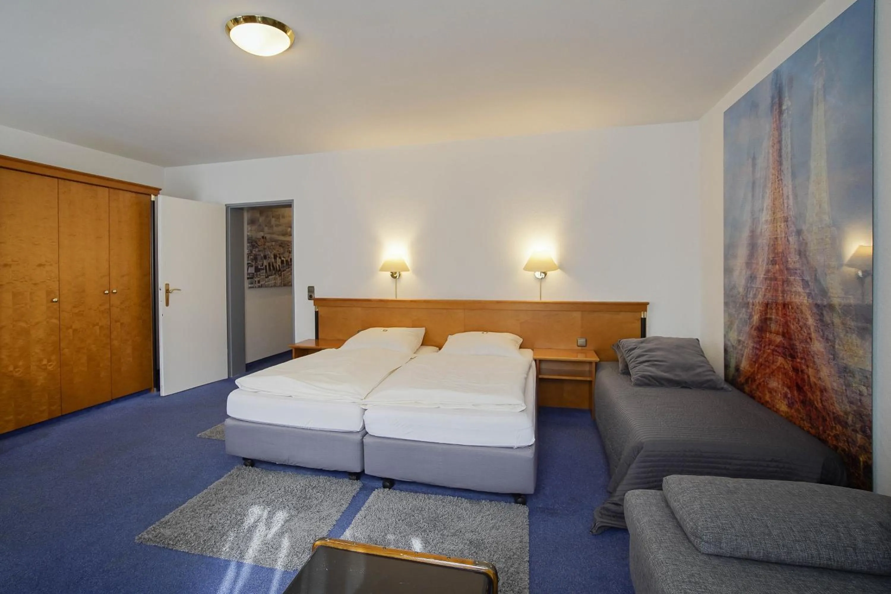 Photo of the whole room in Hotel Maxim