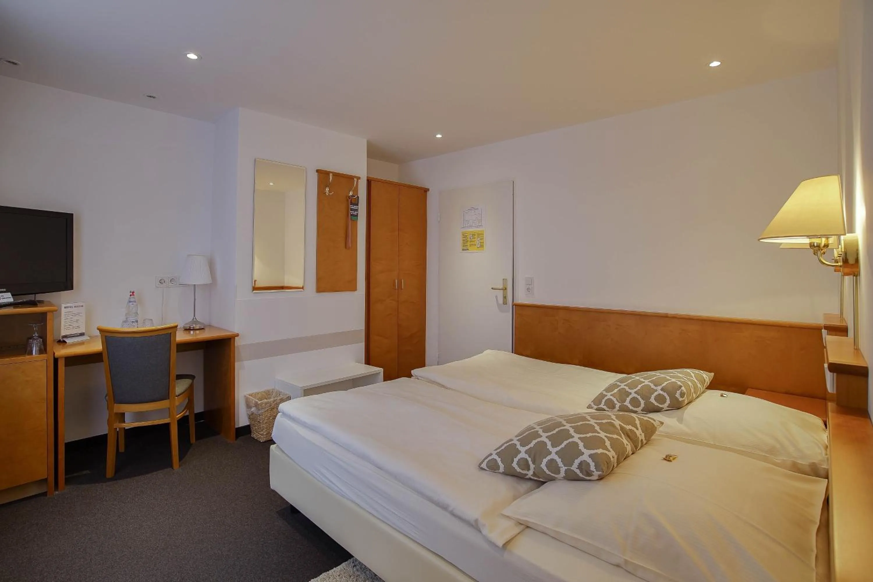 Photo of the whole room in Hotel Maxim