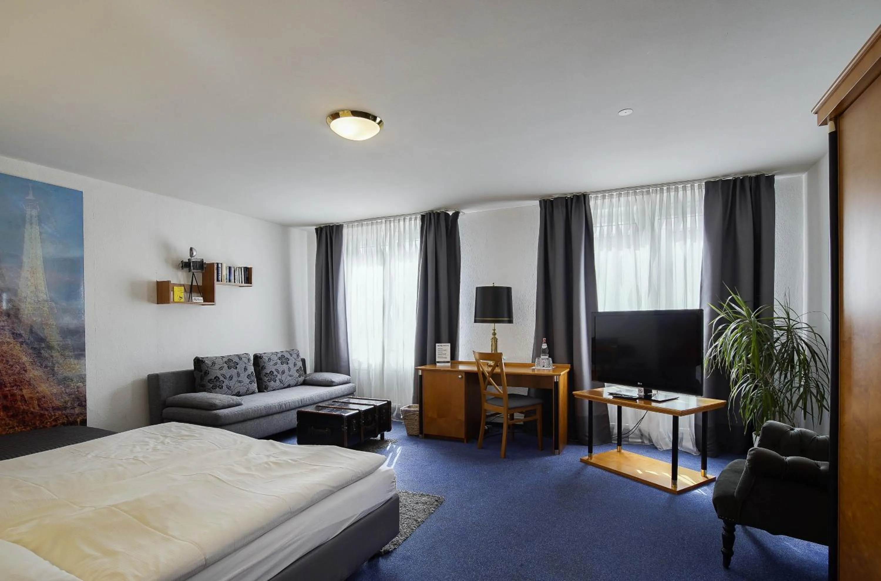 Photo of the whole room in Hotel Maxim