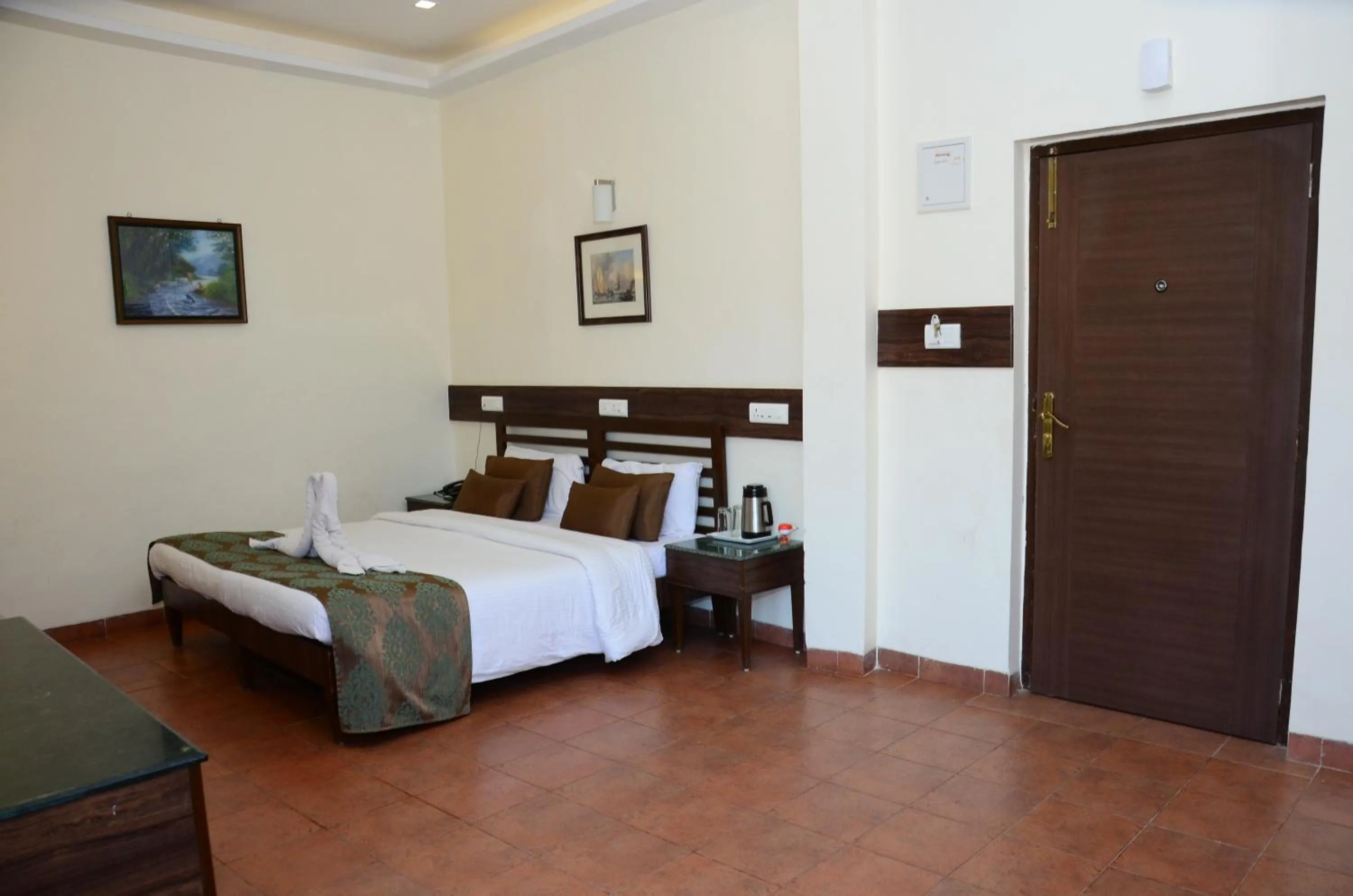 Bedroom, Bed in Upper Deck Resort - Highest Peak, Lonavala