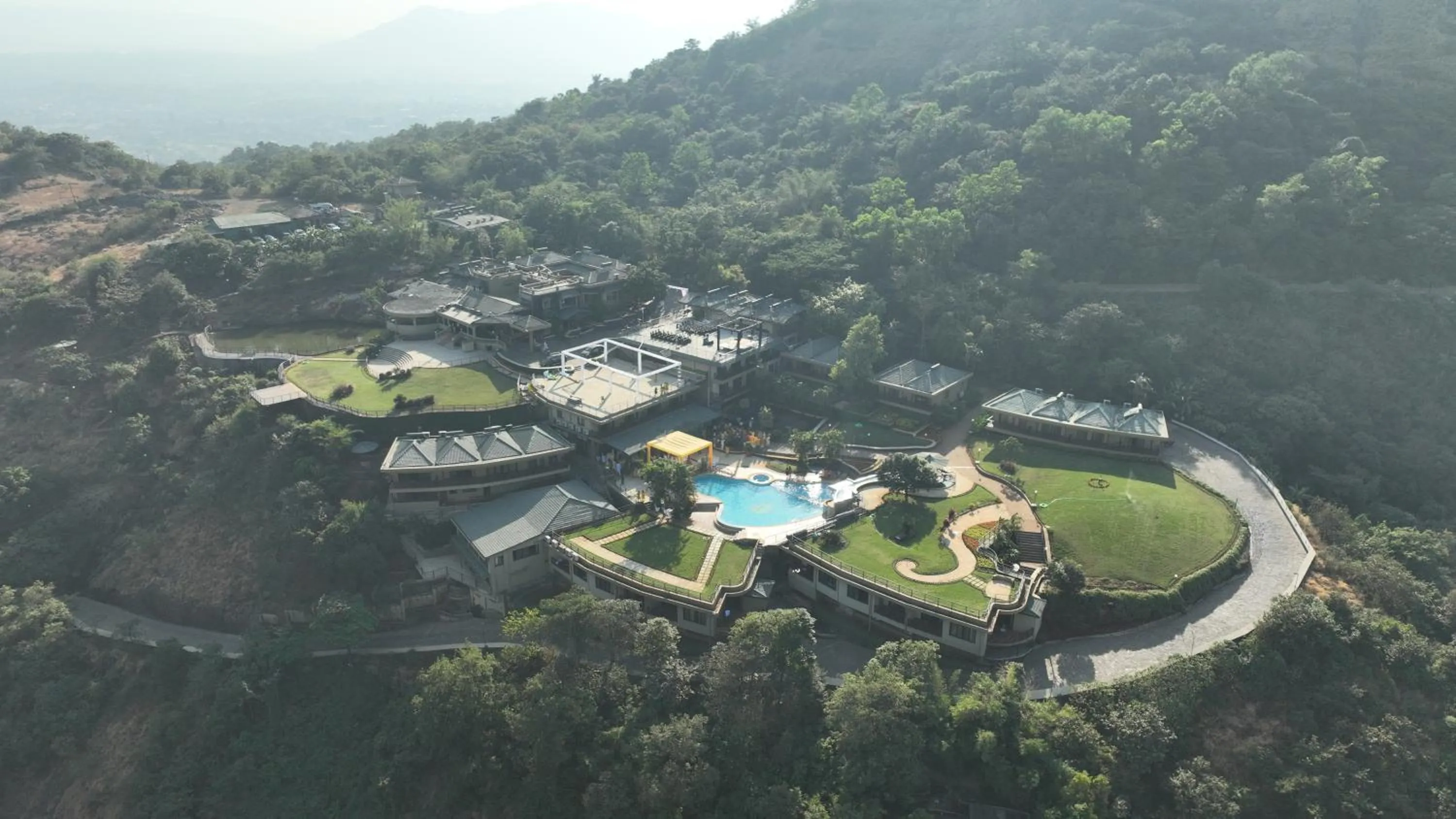 Upper Deck Resort - Highest Peak, Lonavala