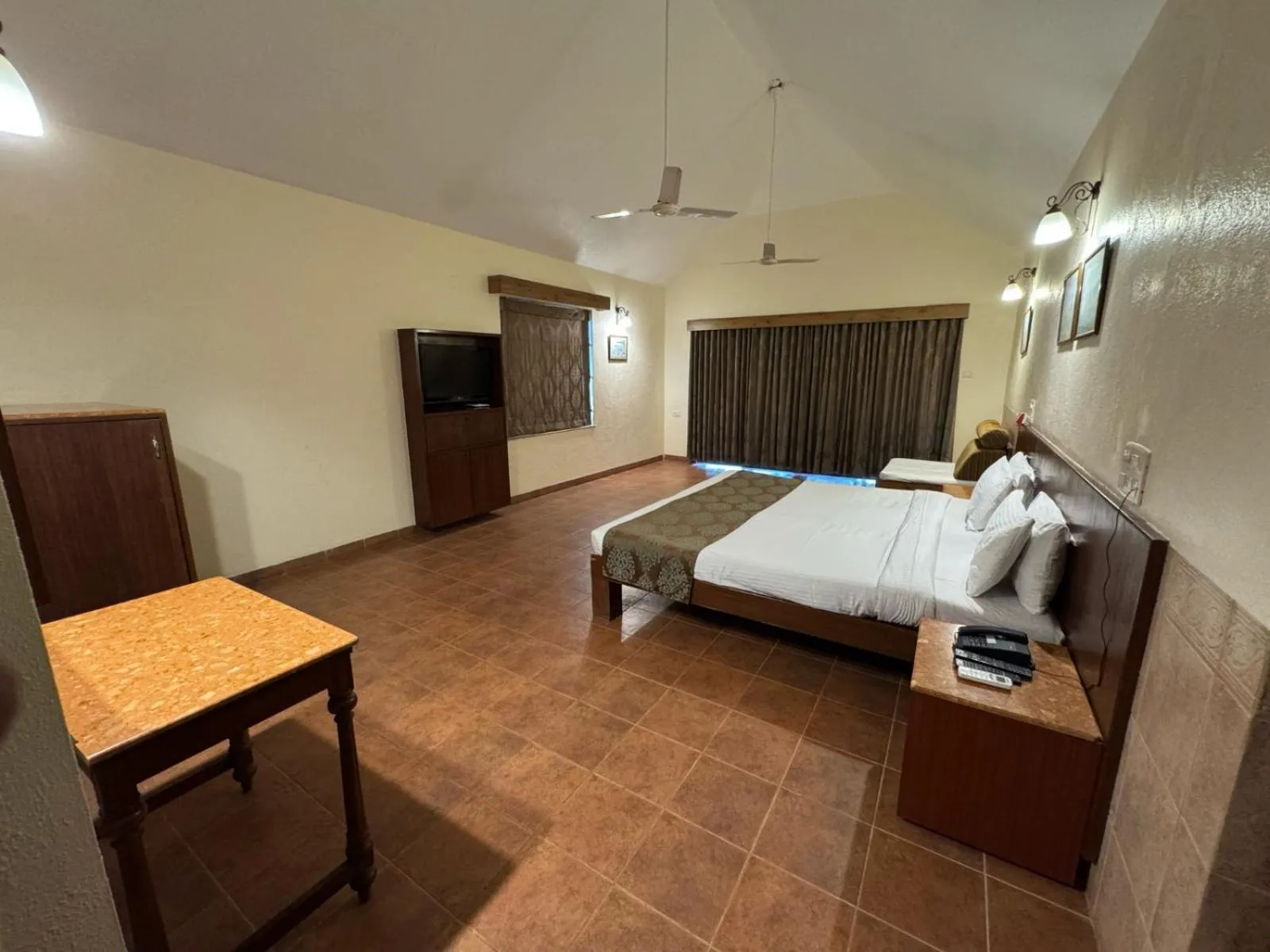 Bedroom, Bed in Upper Deck Resort - Highest Peak, Lonavala