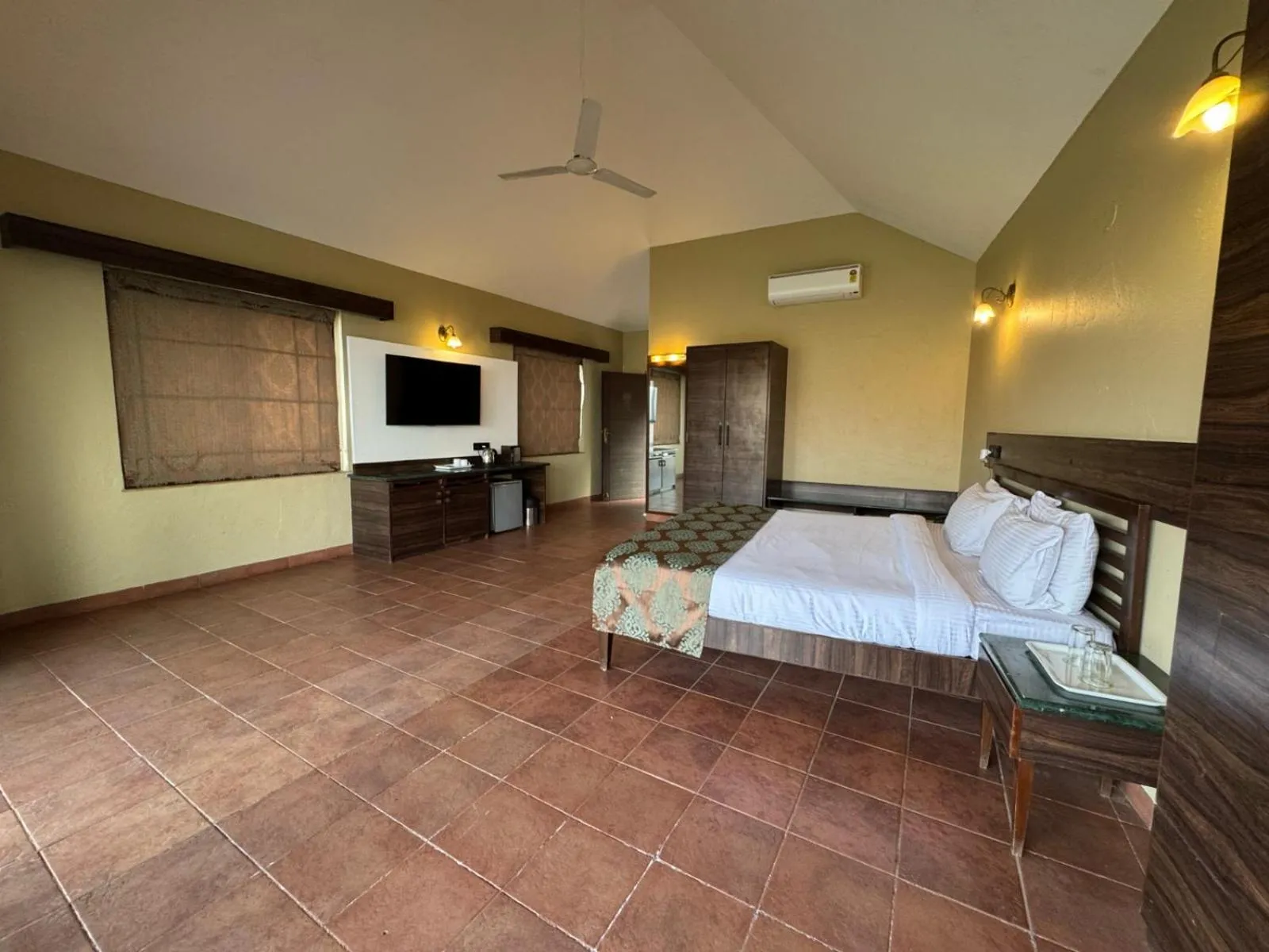 Bedroom, Bed in Upper Deck Resort - Highest Peak, Lonavala