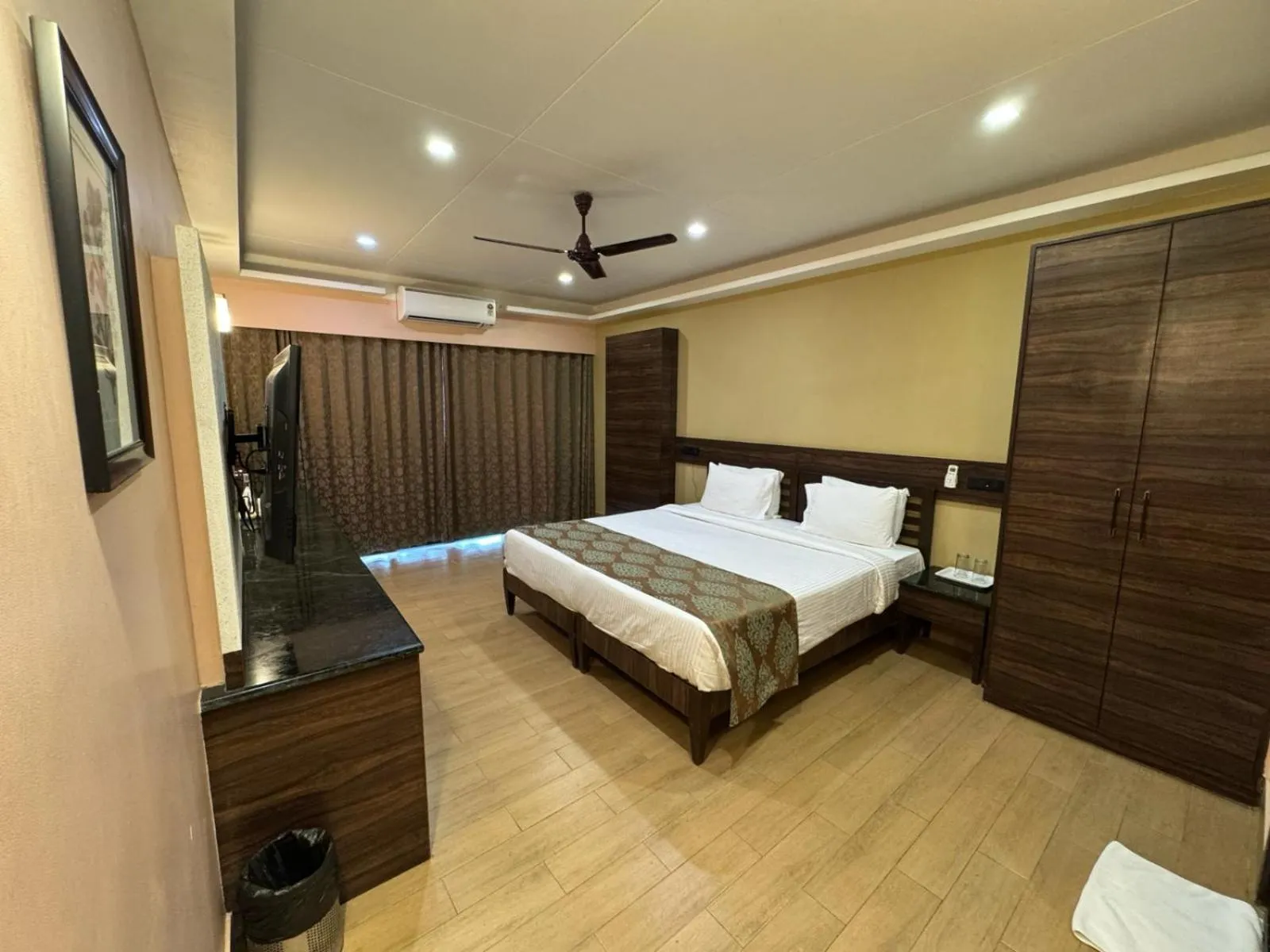 Bedroom, Bed in Upper Deck Resort - Highest Peak, Lonavala