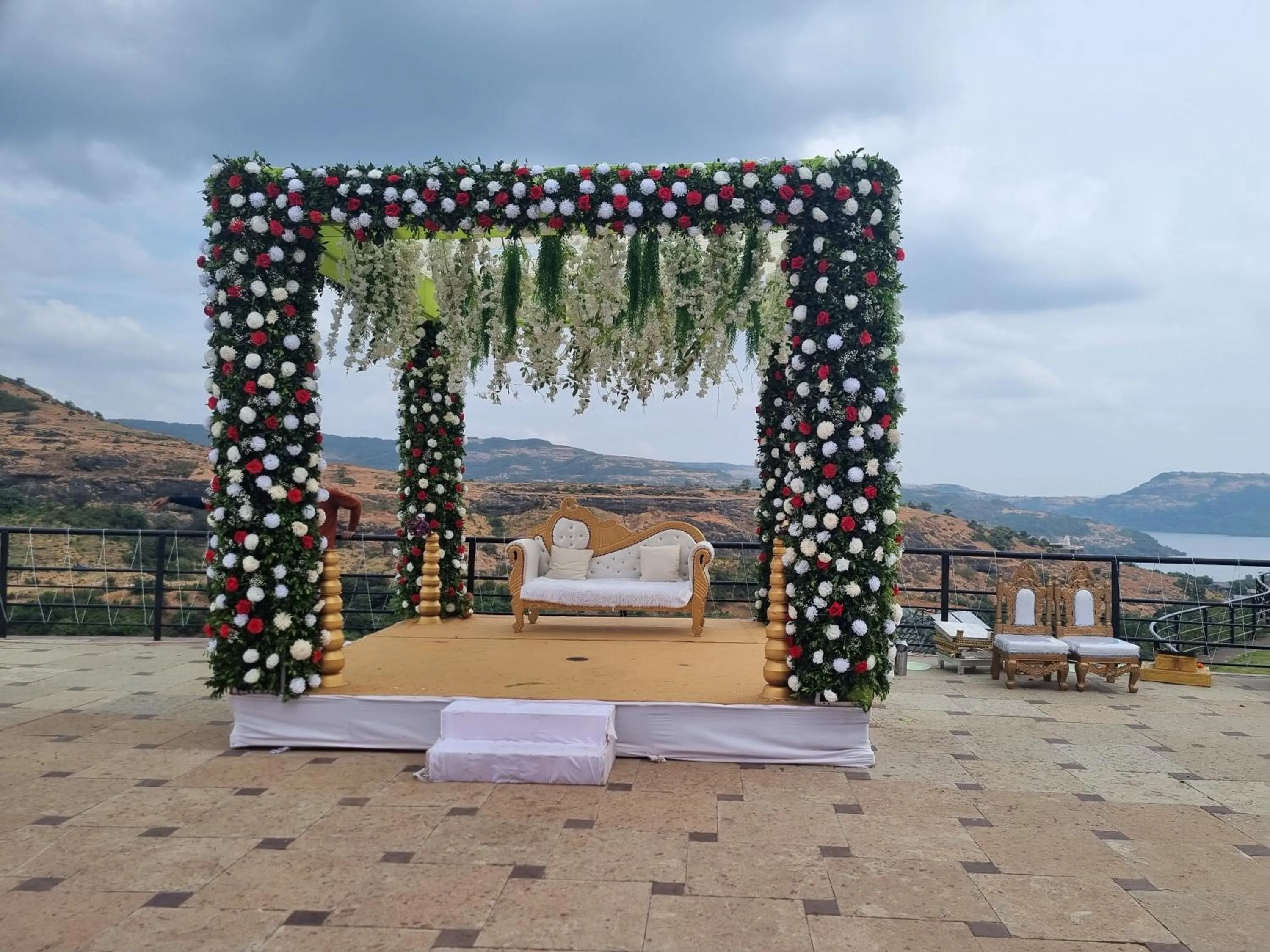 Upper Deck Resort - Highest Peak, Lonavala