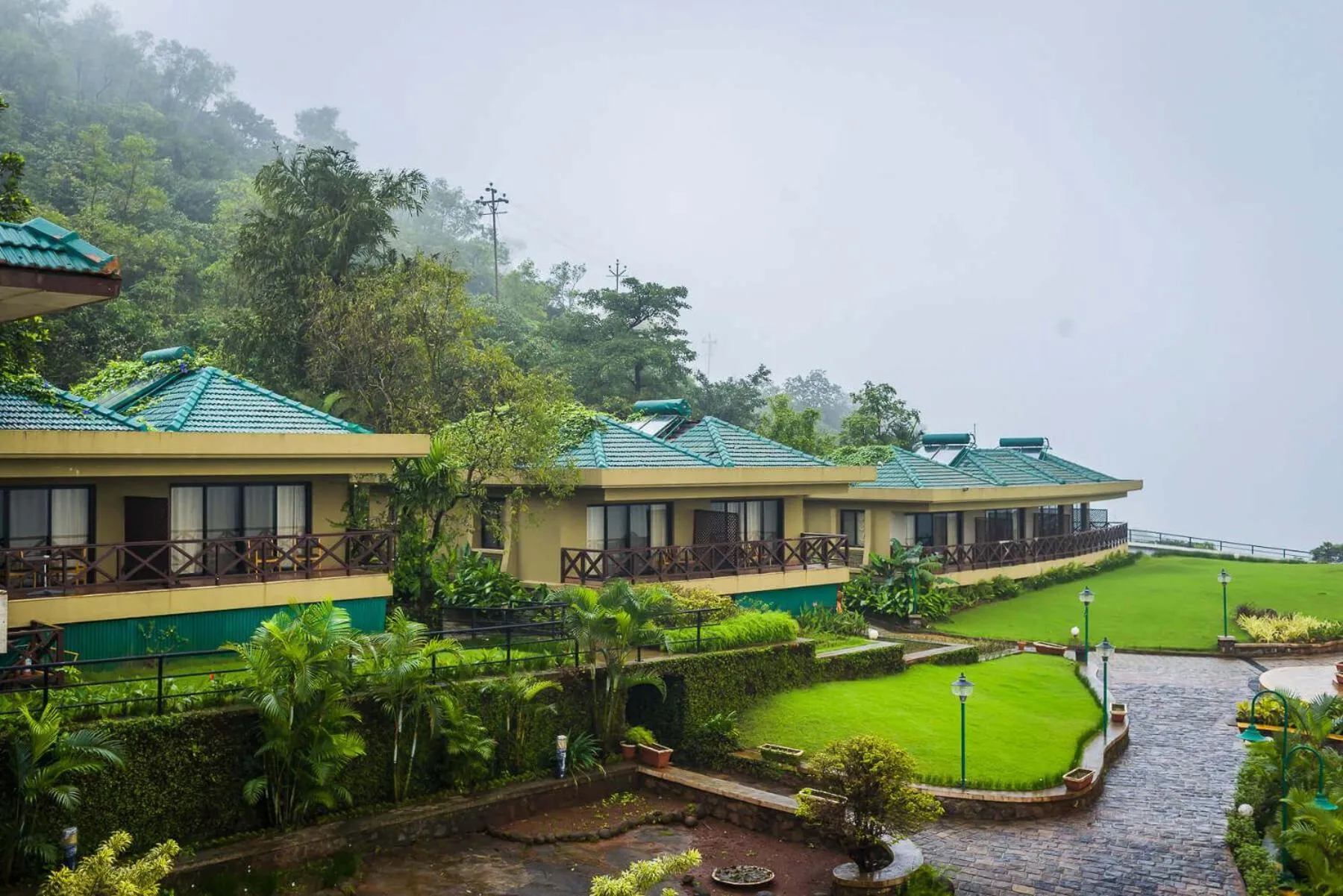 Garden in Upper Deck Resort - Highest Peak, Lonavala