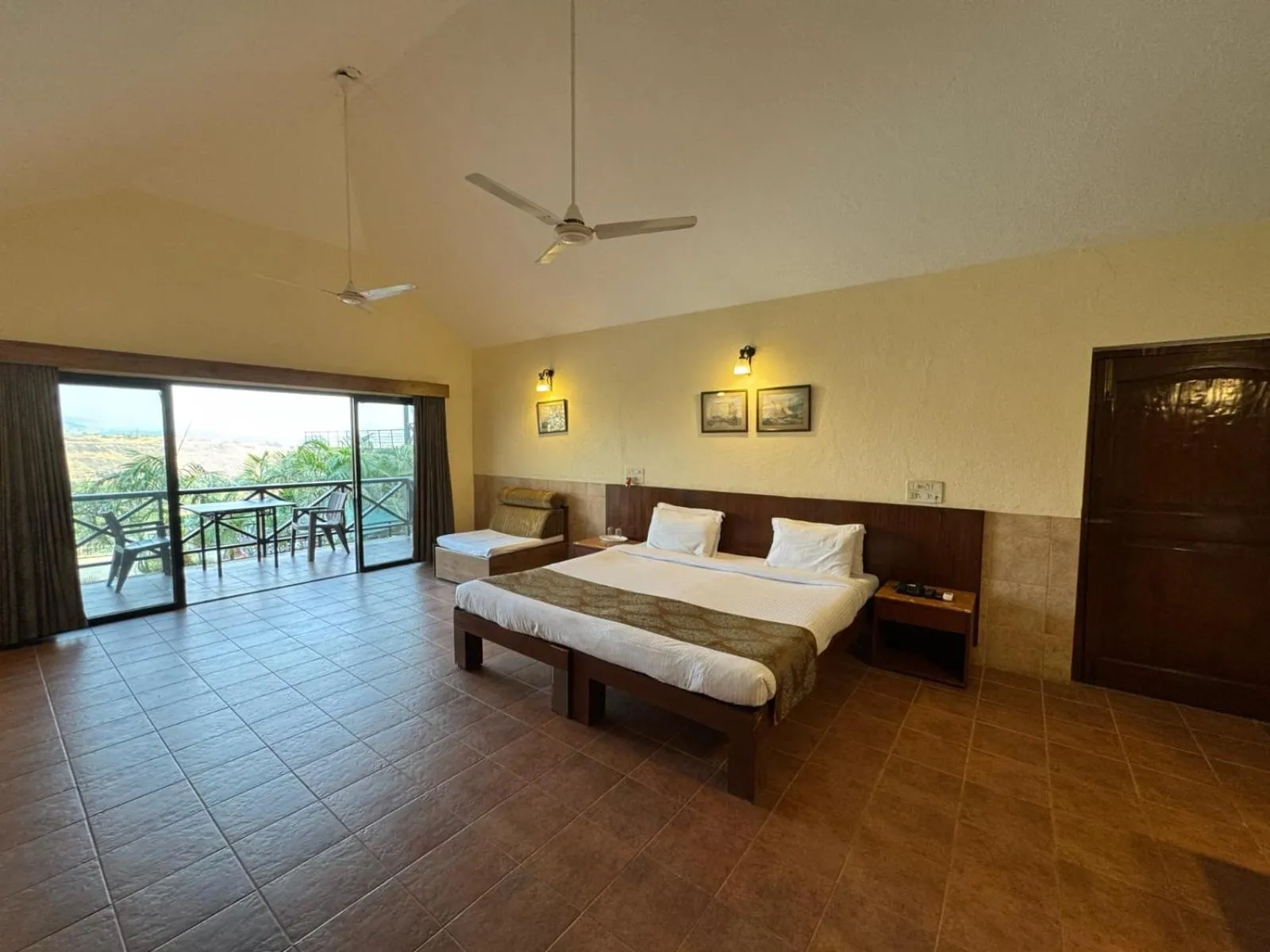 Bedroom, Bed in Upper Deck Resort - Highest Peak, Lonavala