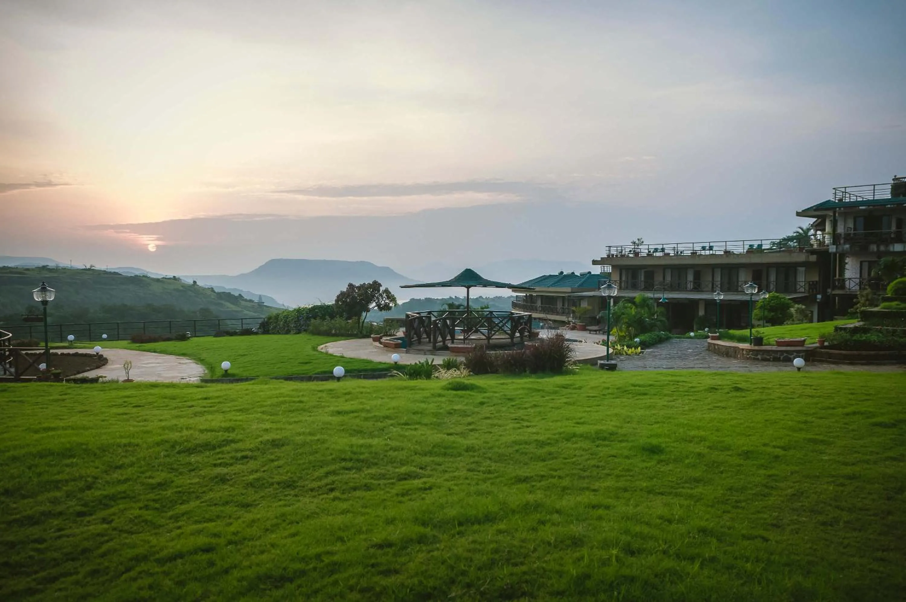 Garden in Upper Deck Resort - Highest Peak, Lonavala