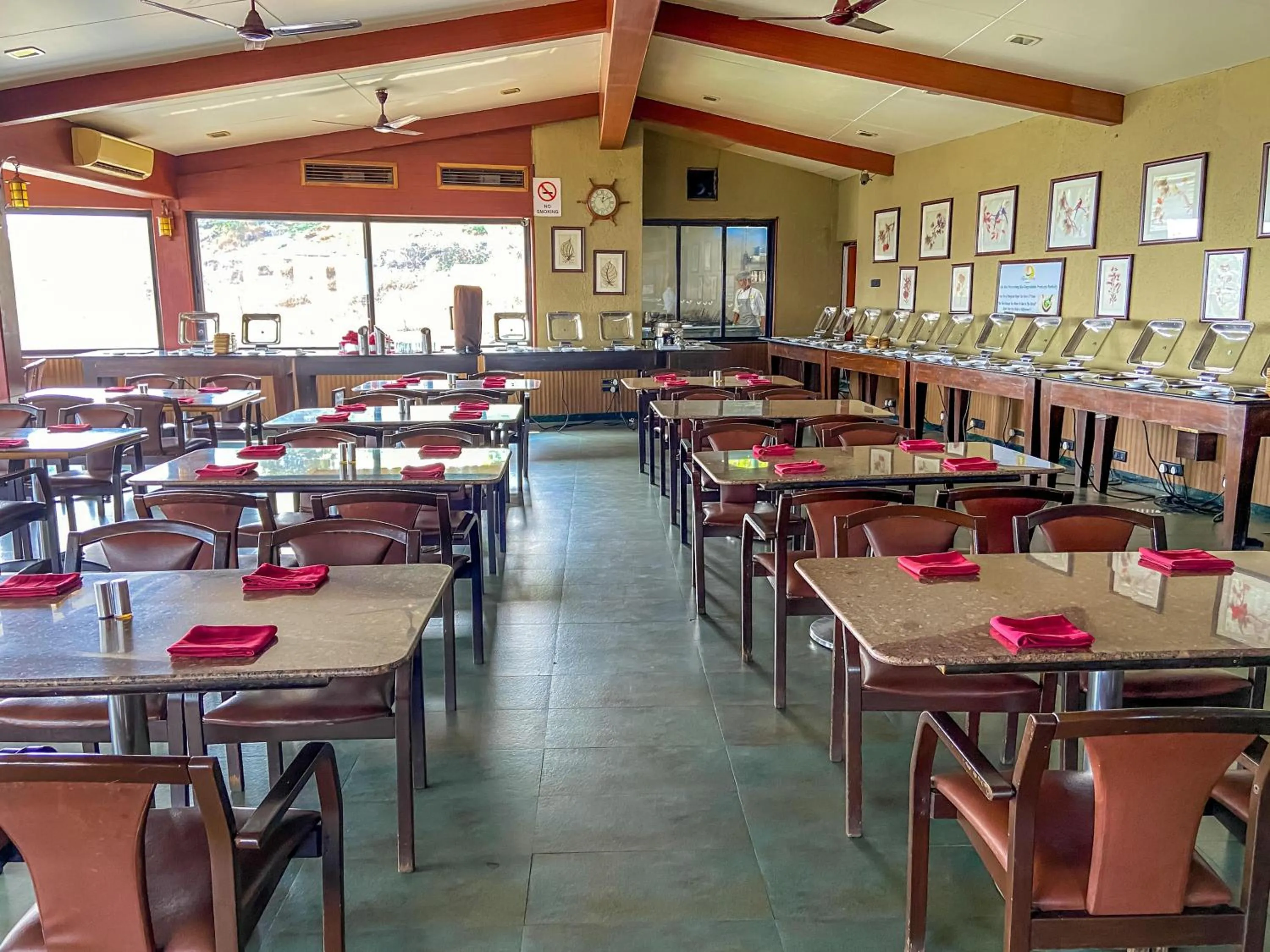 Restaurant/places to eat in Upper Deck Resort - Highest Peak, Lonavala