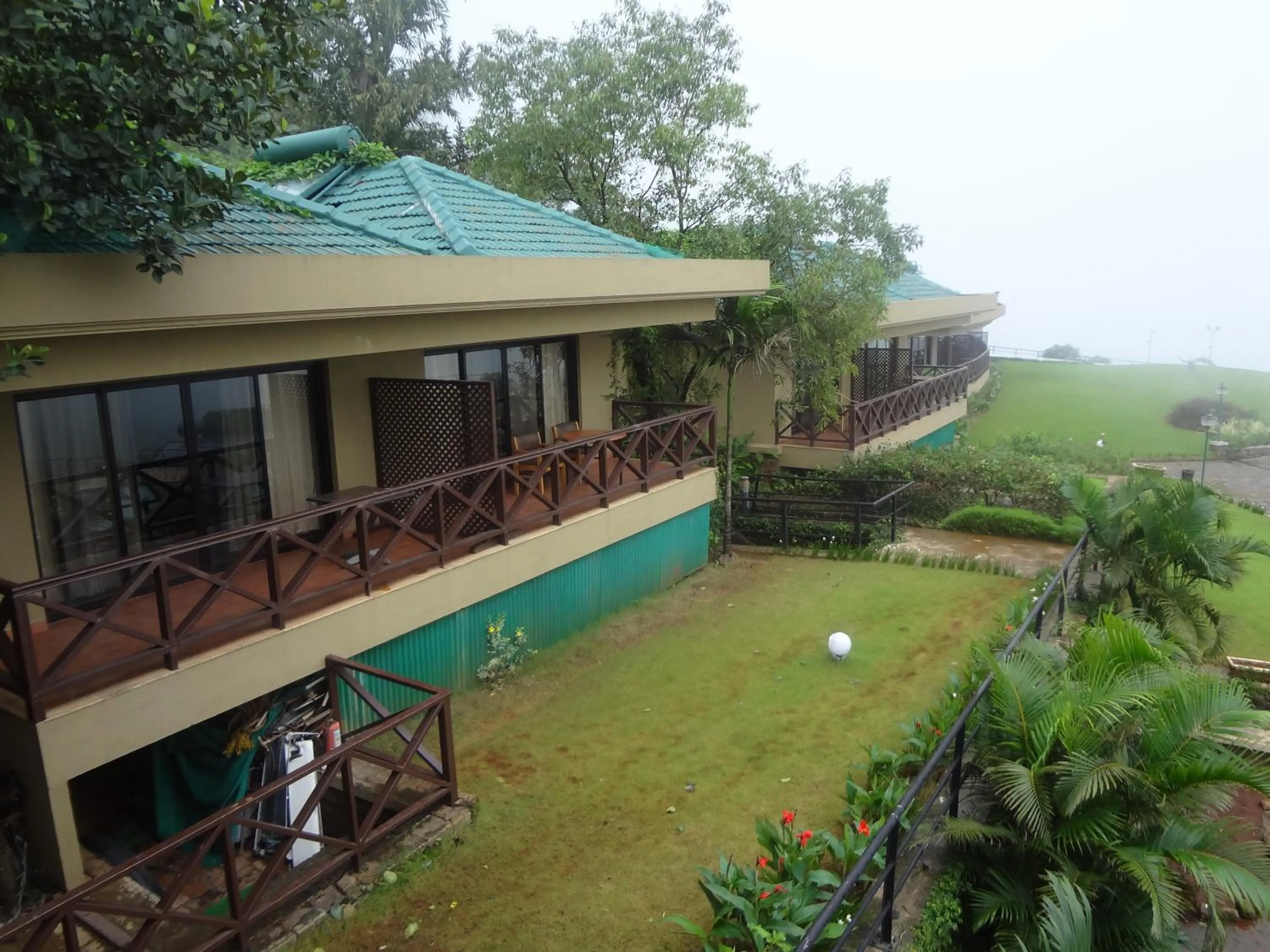 Garden in Upper Deck Resort - Highest Peak, Lonavala