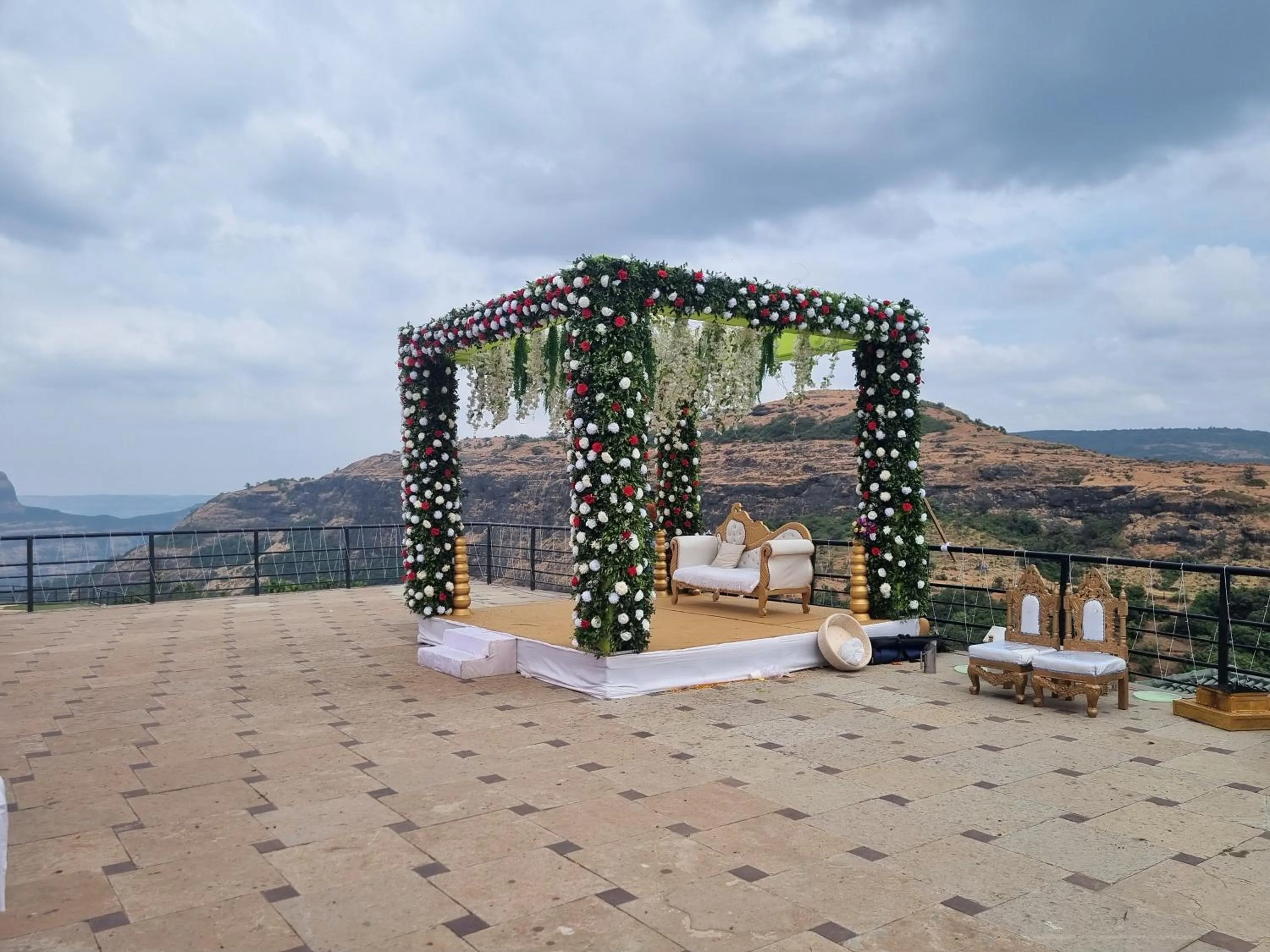 Upper Deck Resort - Highest Peak, Lonavala