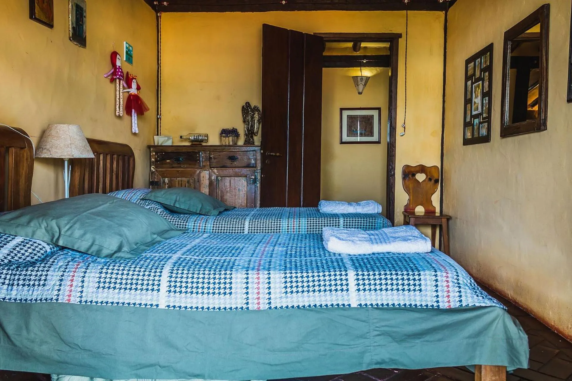 Photo of the whole room, Bed in Casa com piscina de borda infinita perto da praia