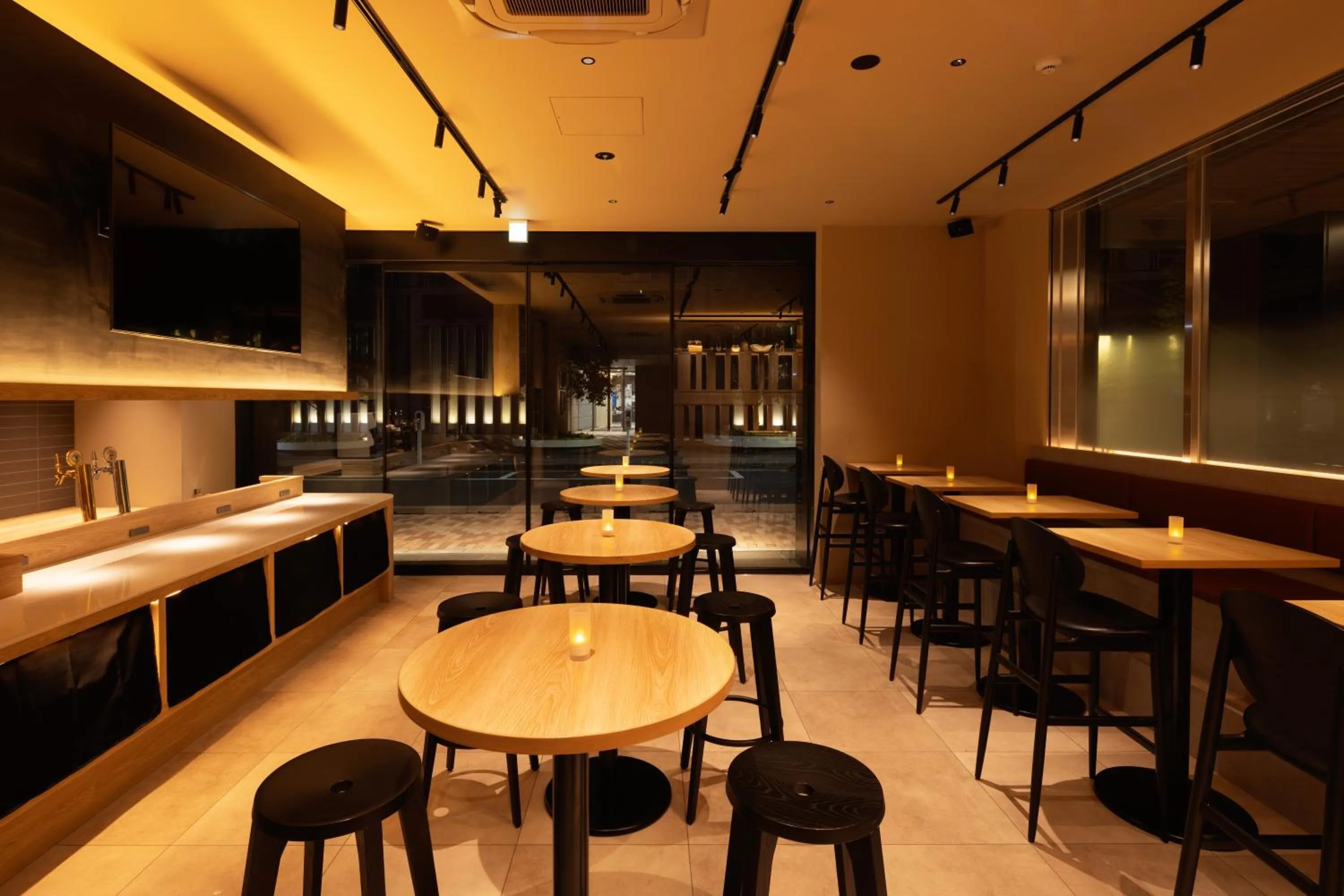 Lounge or bar in the b ginza