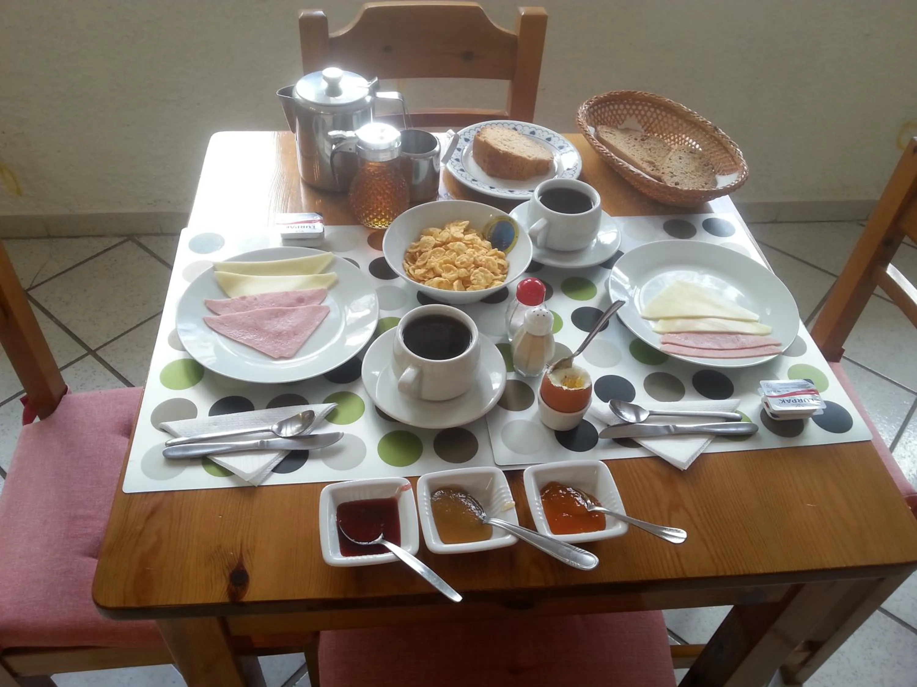 Buffet breakfast in Oinoi Hotel