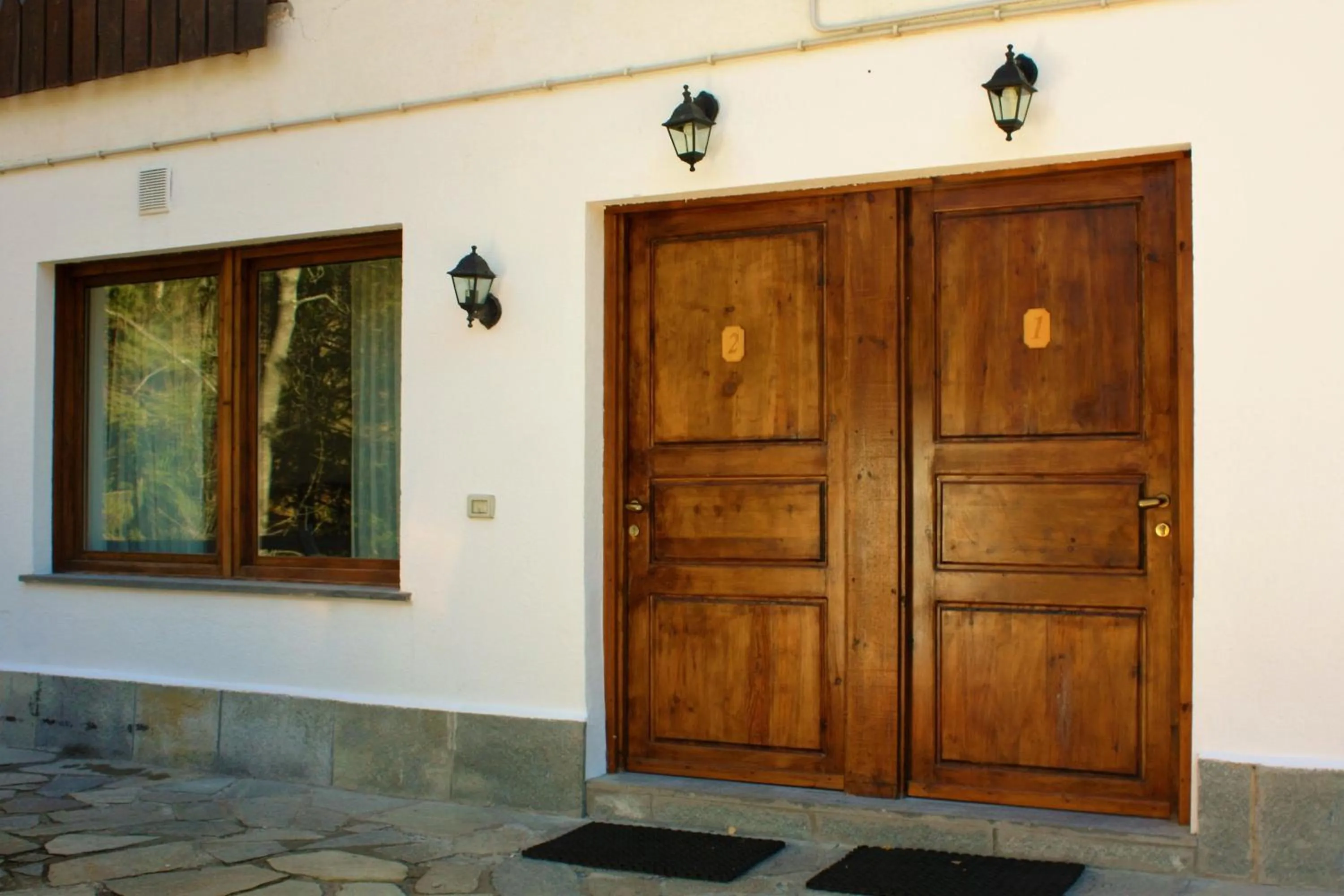 Facade/entrance in Olympic Mountains