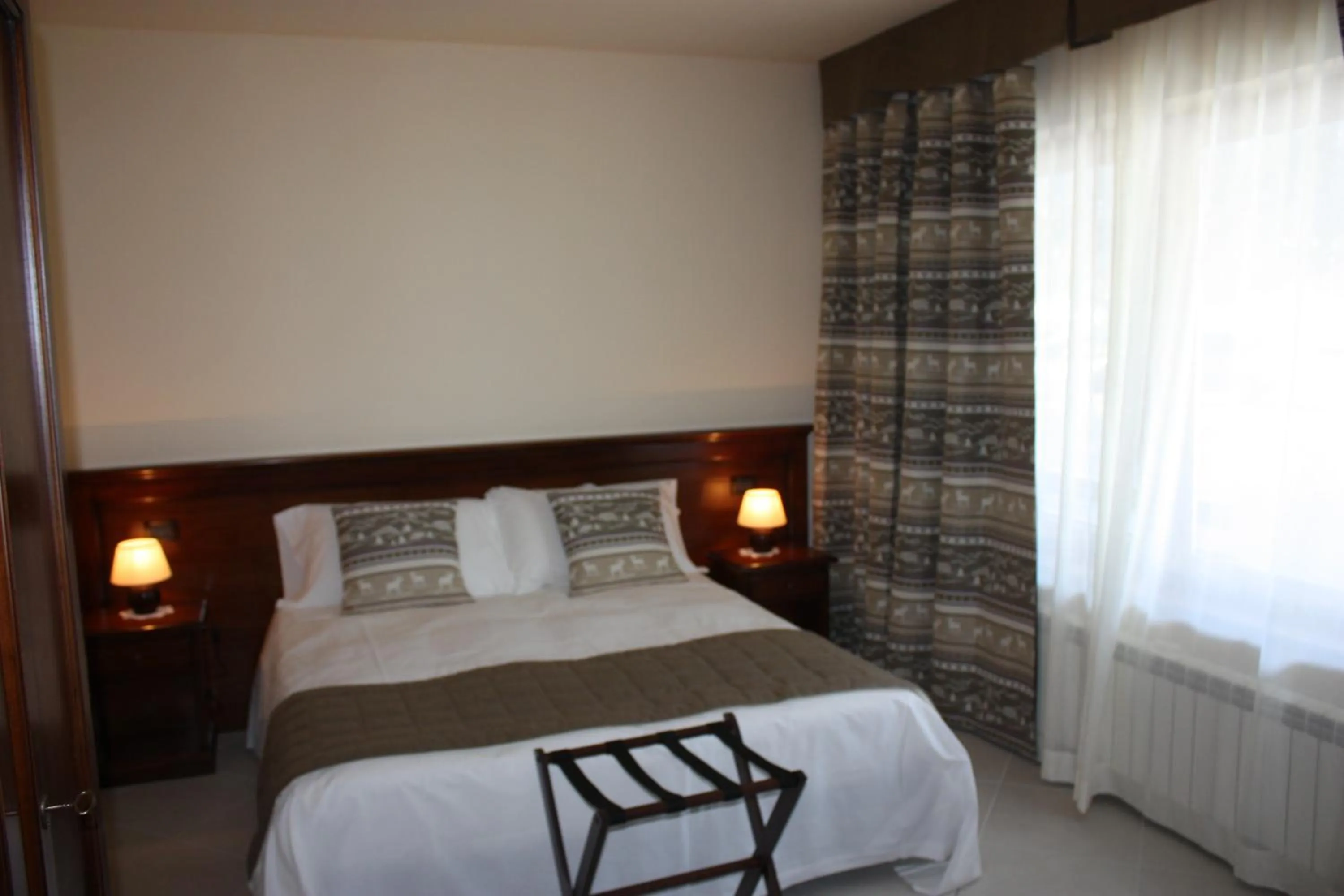 Bedroom, Bed in Olympic Mountains