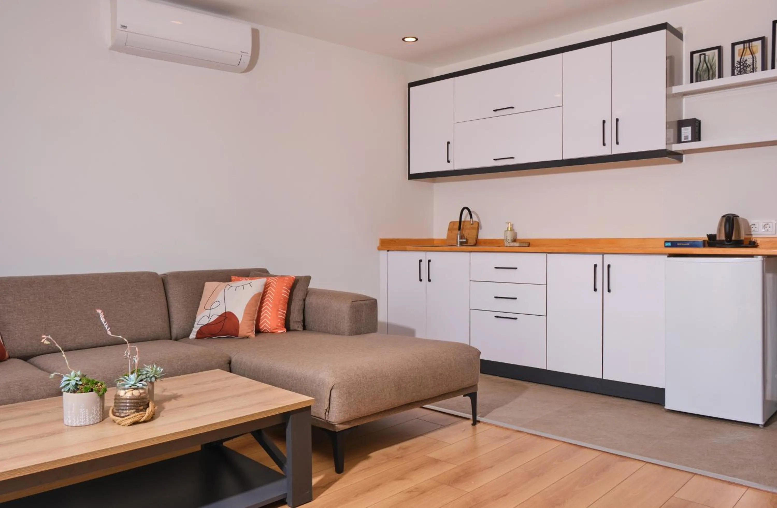 Kitchen or kitchenette, Kitchen/Kitchenette in niXie Hotel & Beach - Adult Only