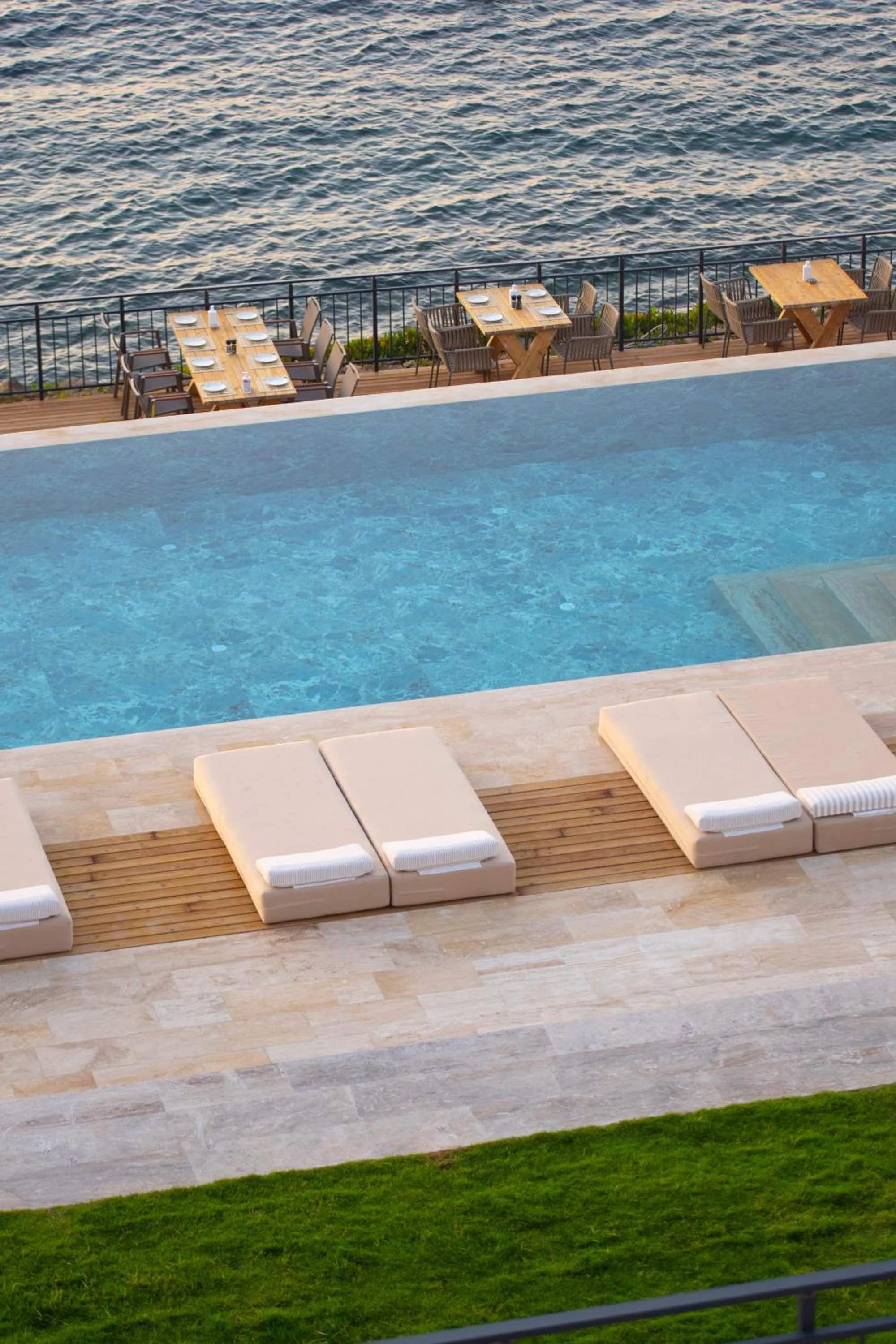 Swimming Pool in niXie Hotel & Beach - Adult Only